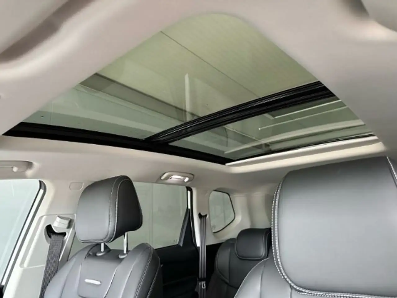 Maxus Euniq 6 Keyless 360-Grad Leder Pano ACC el.Sitze 12