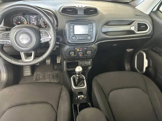 Jeep Renegade view 10