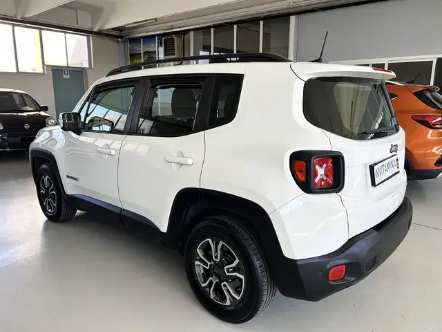 Jeep Renegade view 4