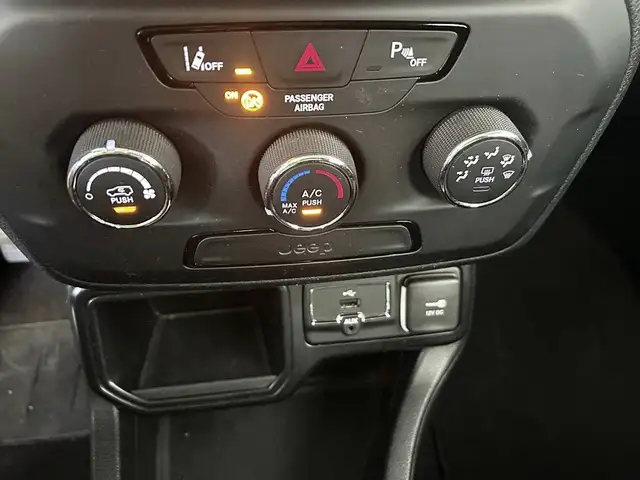 Jeep Renegade view 13