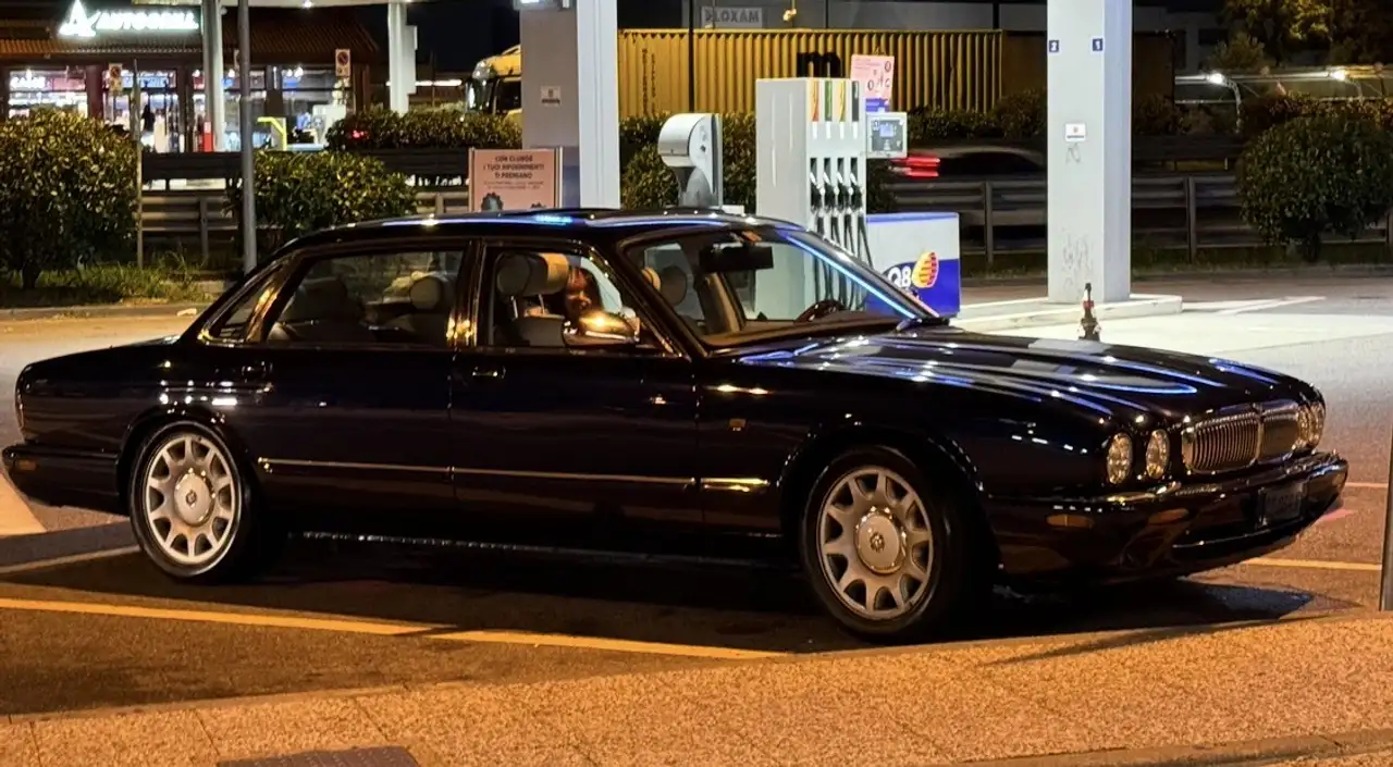 Jaguar Daimler Passo Lungo V8 - 363 CV Supercharged, foto 8