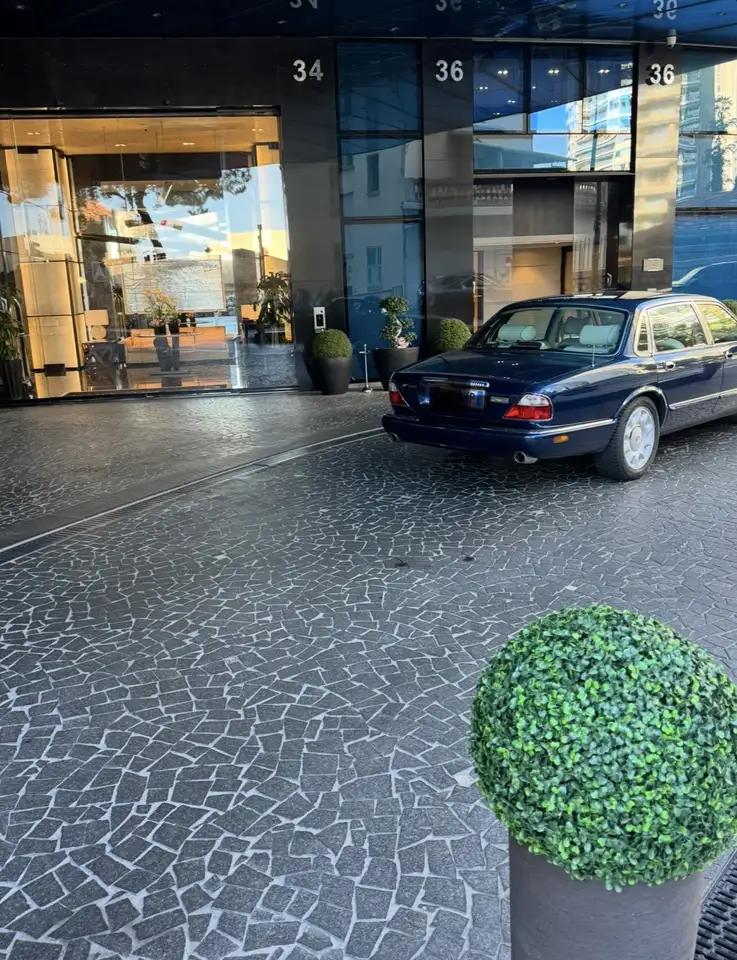 Jaguar Daimler Passo Lungo V8 - 363 CV Supercharged, foto 9