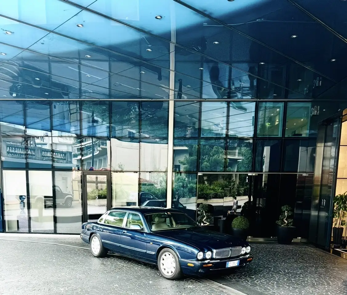 Jaguar Daimler Passo Lungo V8 - 363 CV Supercharged, foto 7