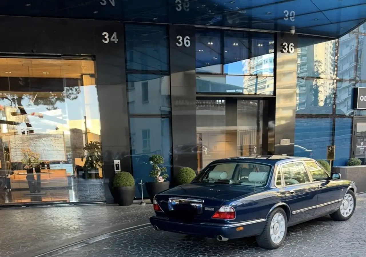 Jaguar Daimler Passo Lungo V8 - 363 CV Supercharged, foto 10