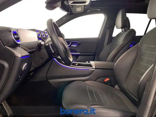 Mercedes-Benz 300 view 11