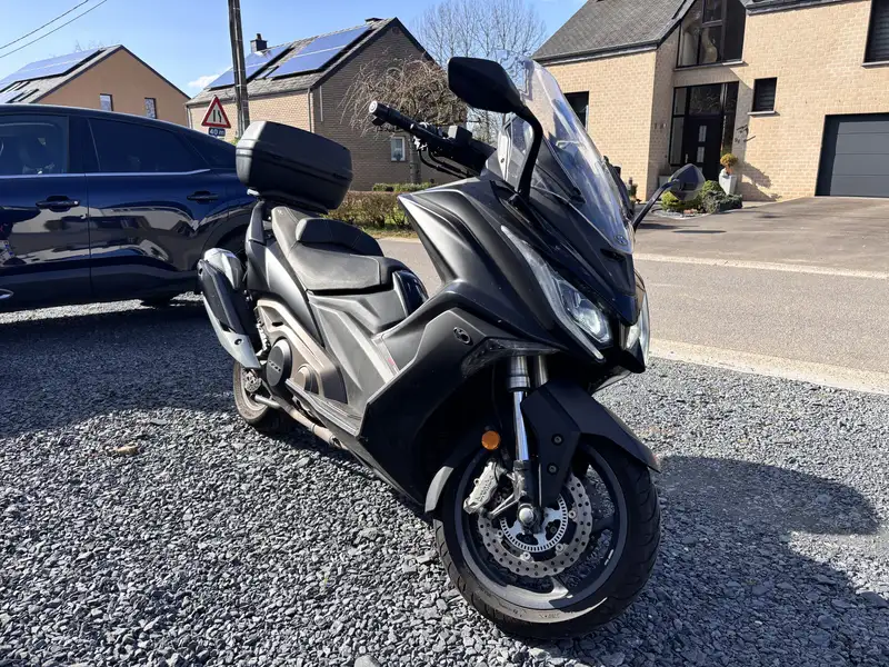 Kymco AK 550