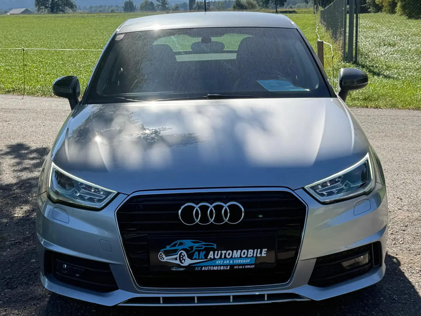 Audi A1 basis Sline Grau - 2
