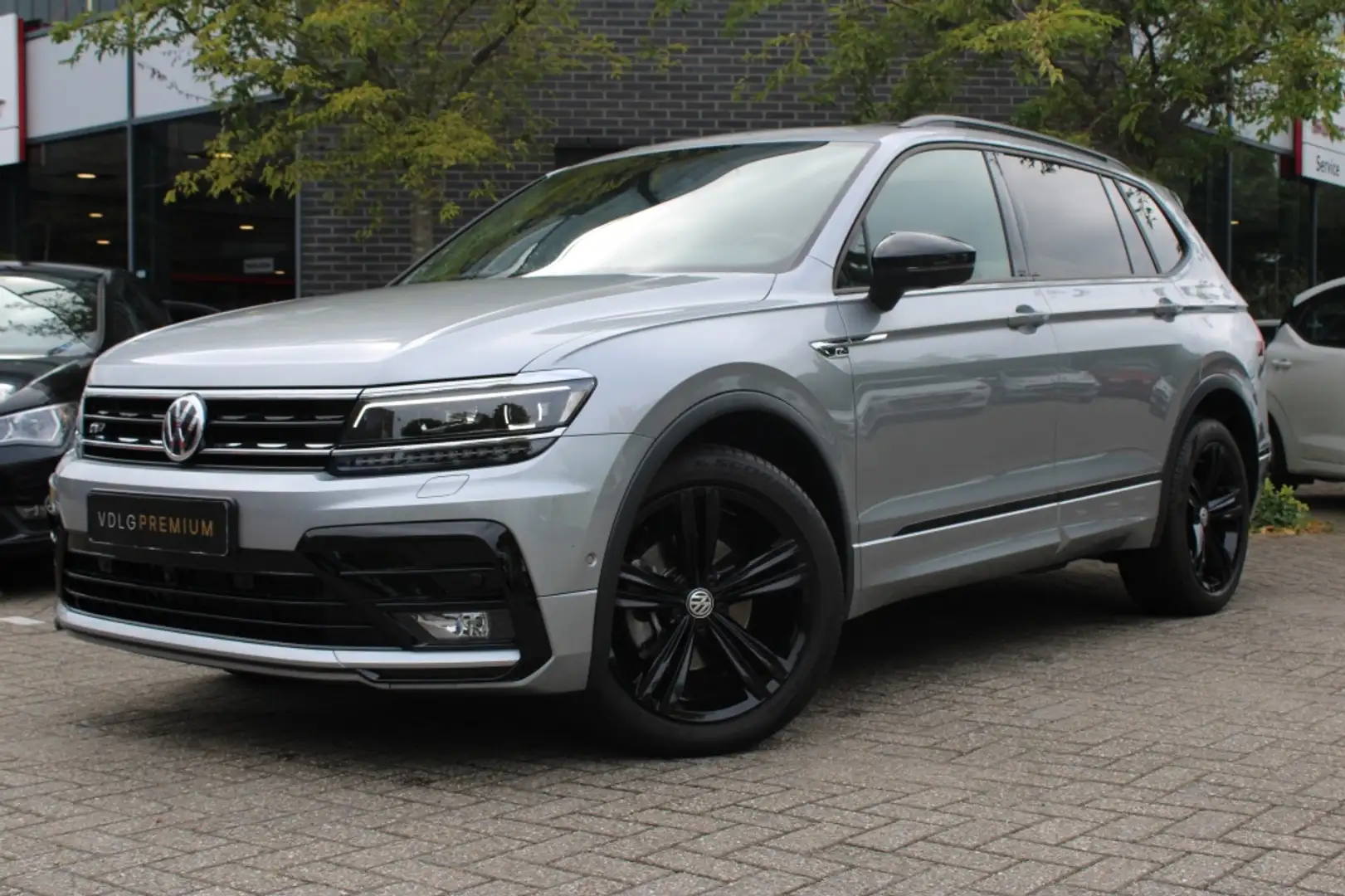 Volkswagen Tiguan Allspace 1.5 TSI DSG R-Line Black Style 7P. Pano/Leer/360vi Grijs - 1