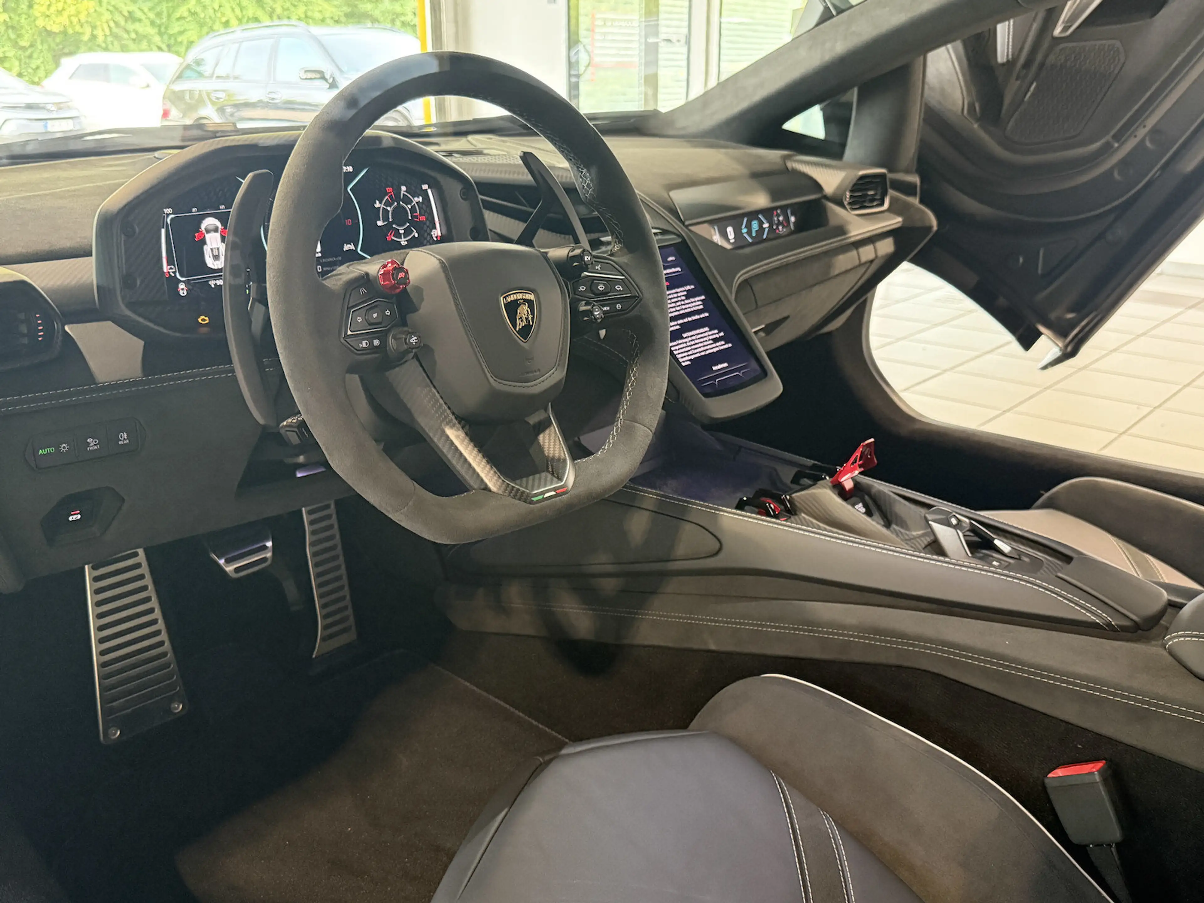 Lamborghini Revuelto Ad Personam*Style Pack*Sonus*PassengerD — photo 11