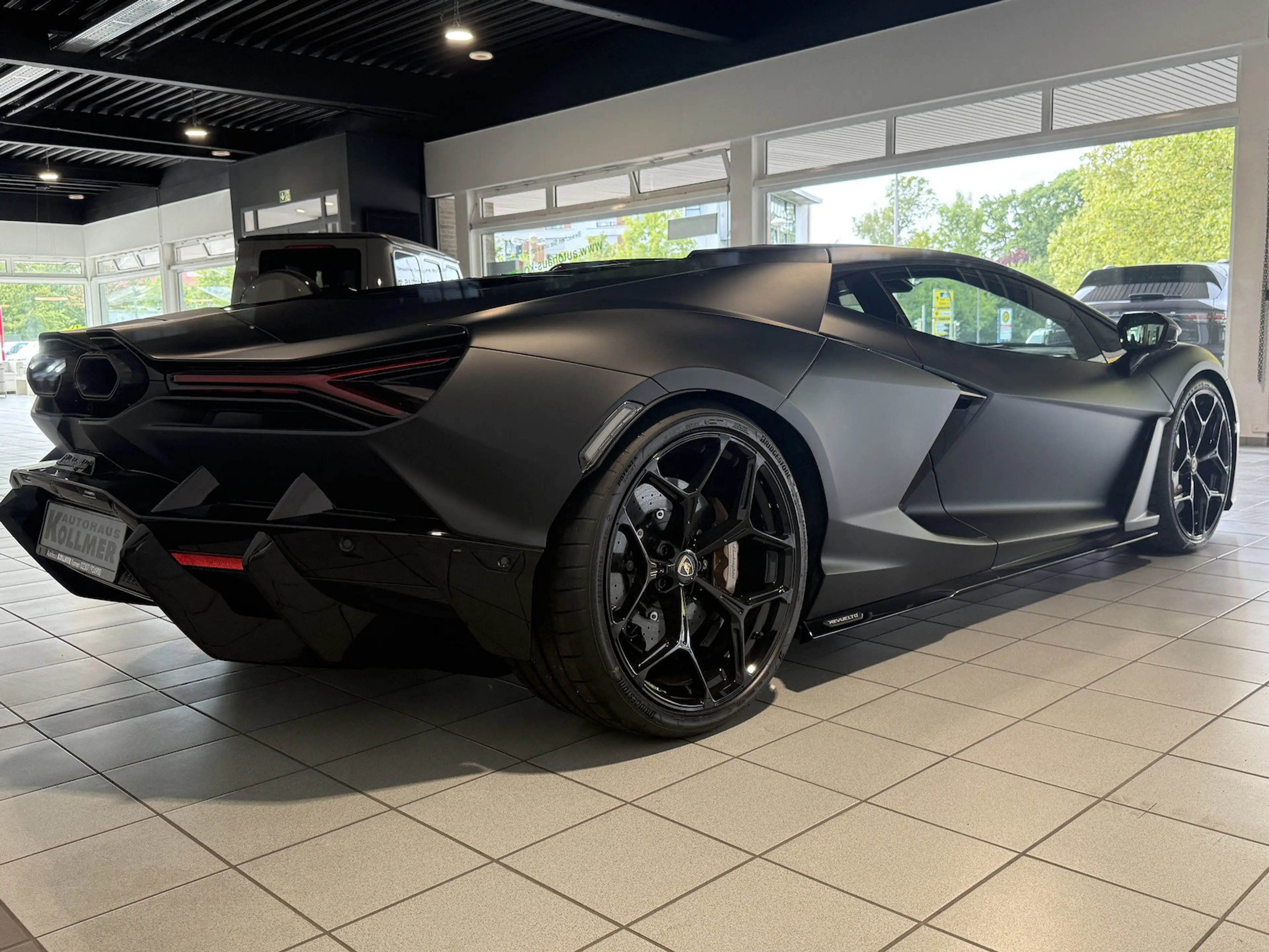 Lamborghini Revuelto Ad Personam*Style Pack*Sonus*PassengerD — photo 3