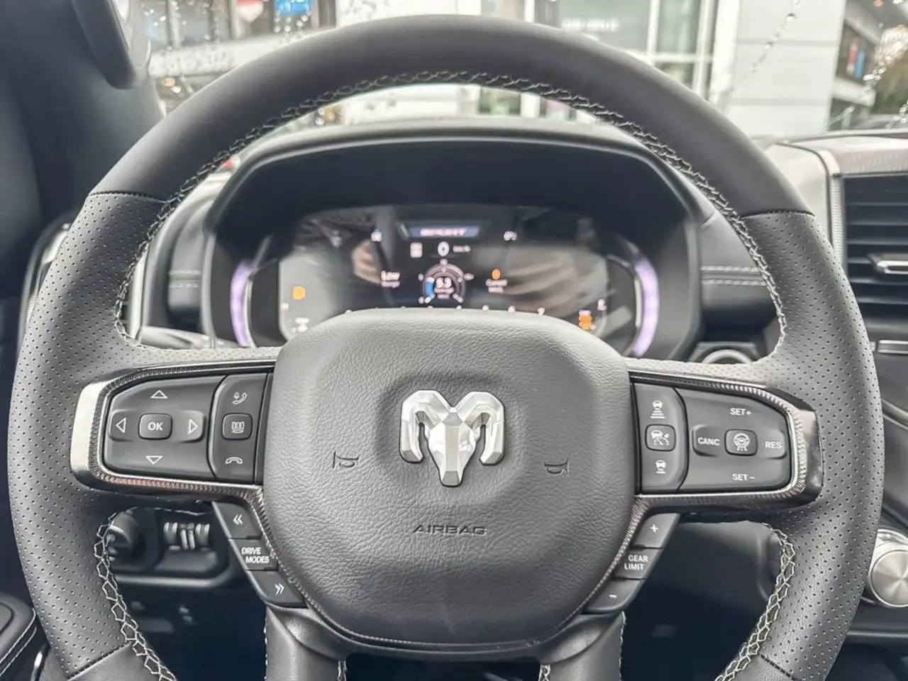 RAM 1500 снимка RAM 1500