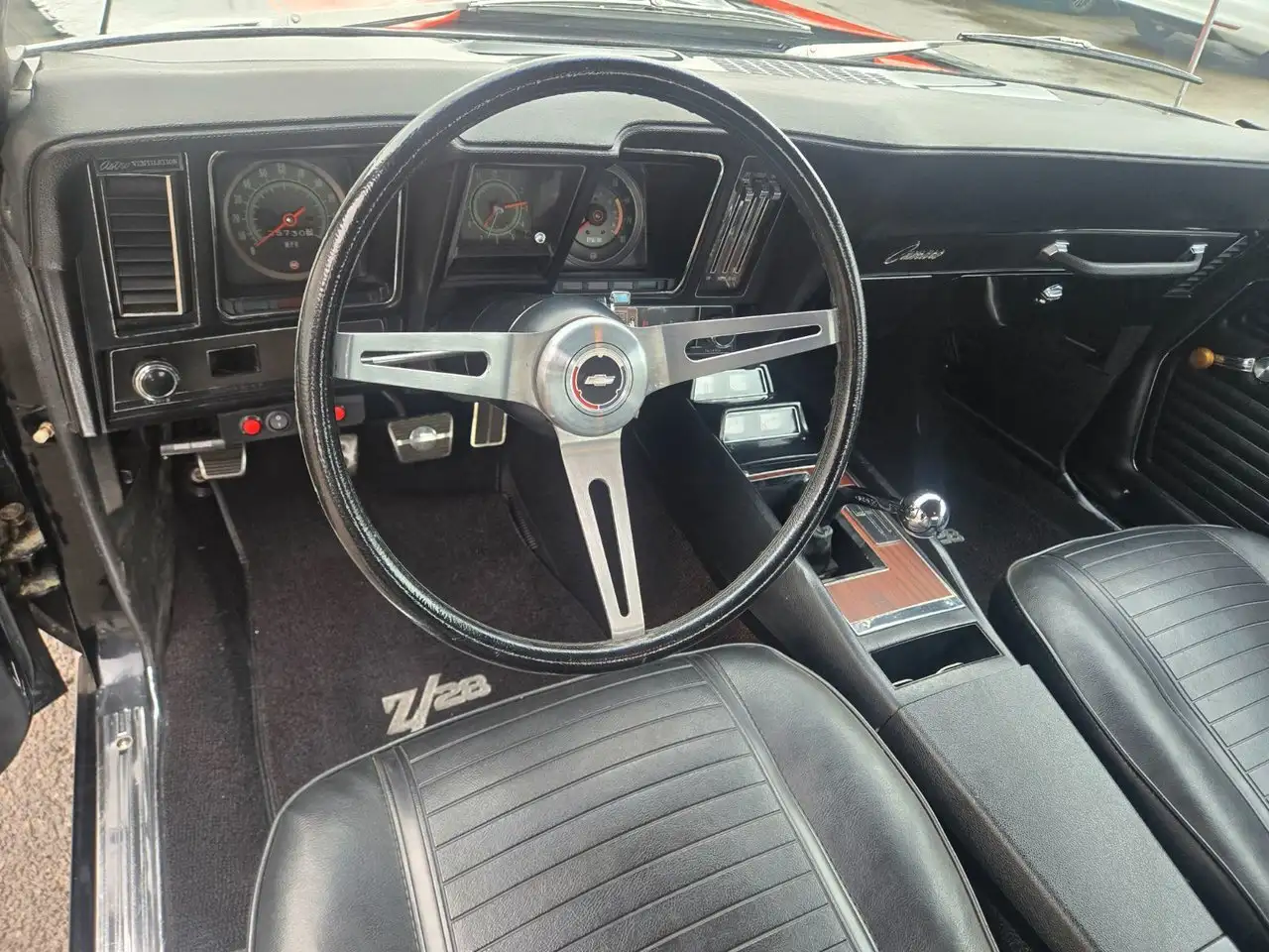 Chevrolet Camaro снимка Chevrolet Camaro