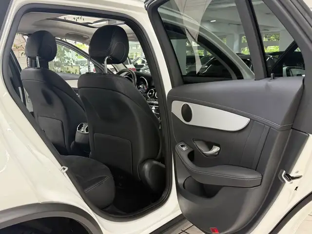 Mercedes-Benz GLC 200 view 10