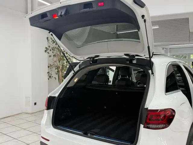 Mercedes-Benz GLC 200 view 11