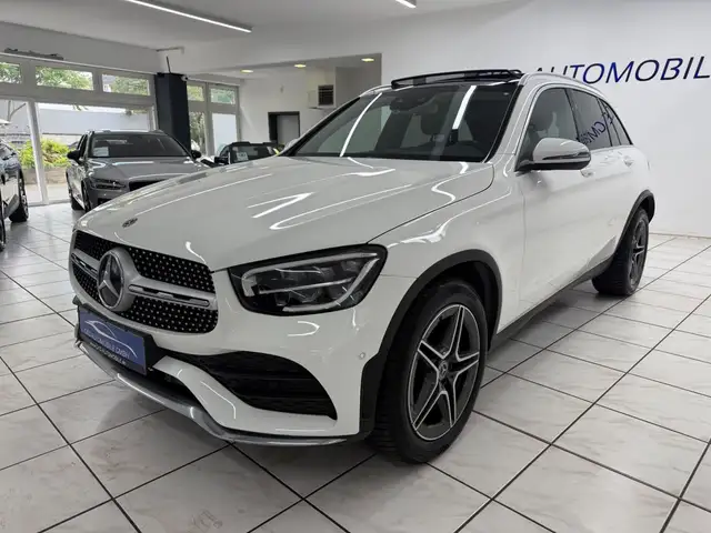 Mercedes-Benz GLC 200 view 4