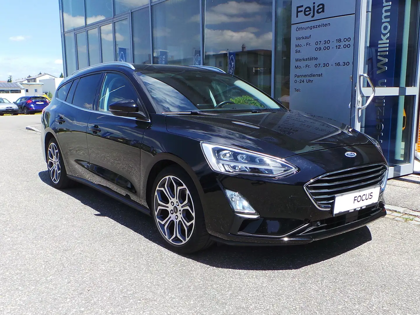 Ford Focus Titanium Turnier Schwarz - 1