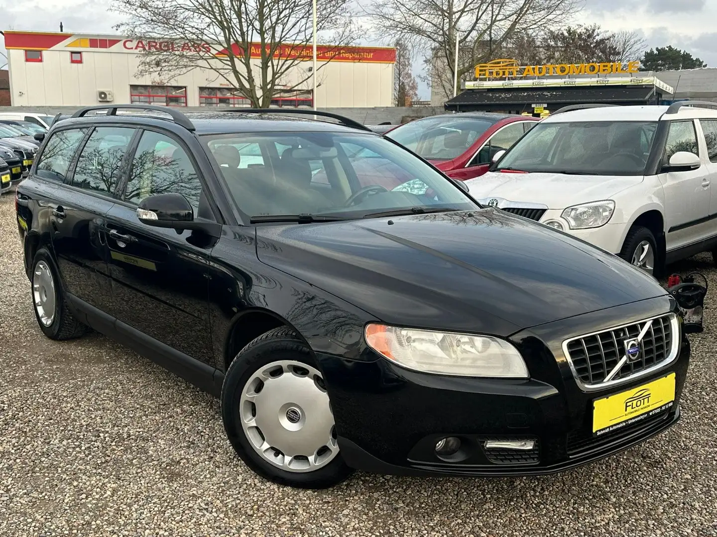 Volvo V70 Kinetic *Klimaaut.*SitzH*AHK* TÜV Neu Schwarz - 1