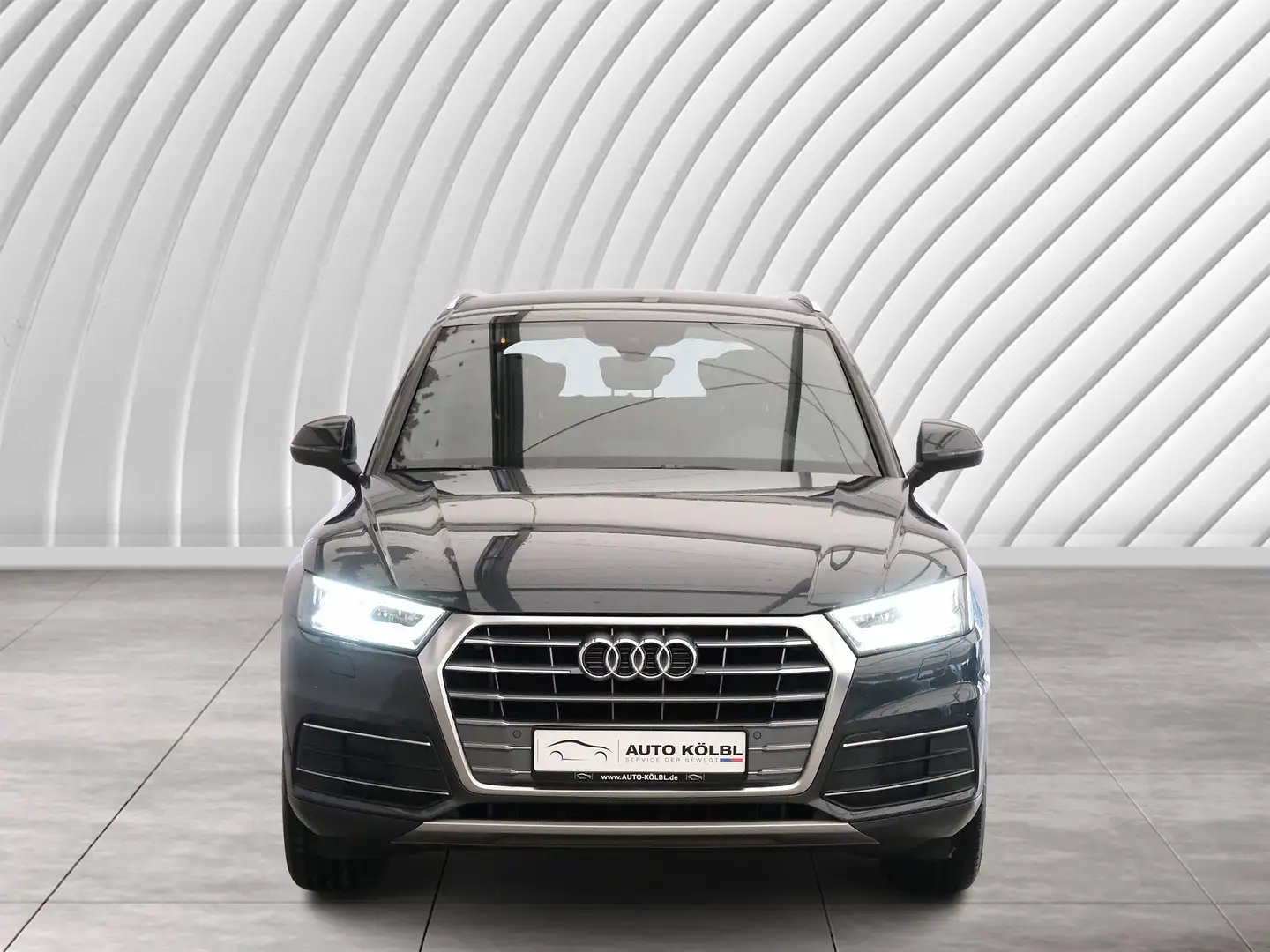 Audi Q5 35 TDI sport RFK NAVI LED Sound Syst. DAB LM Grau - 2