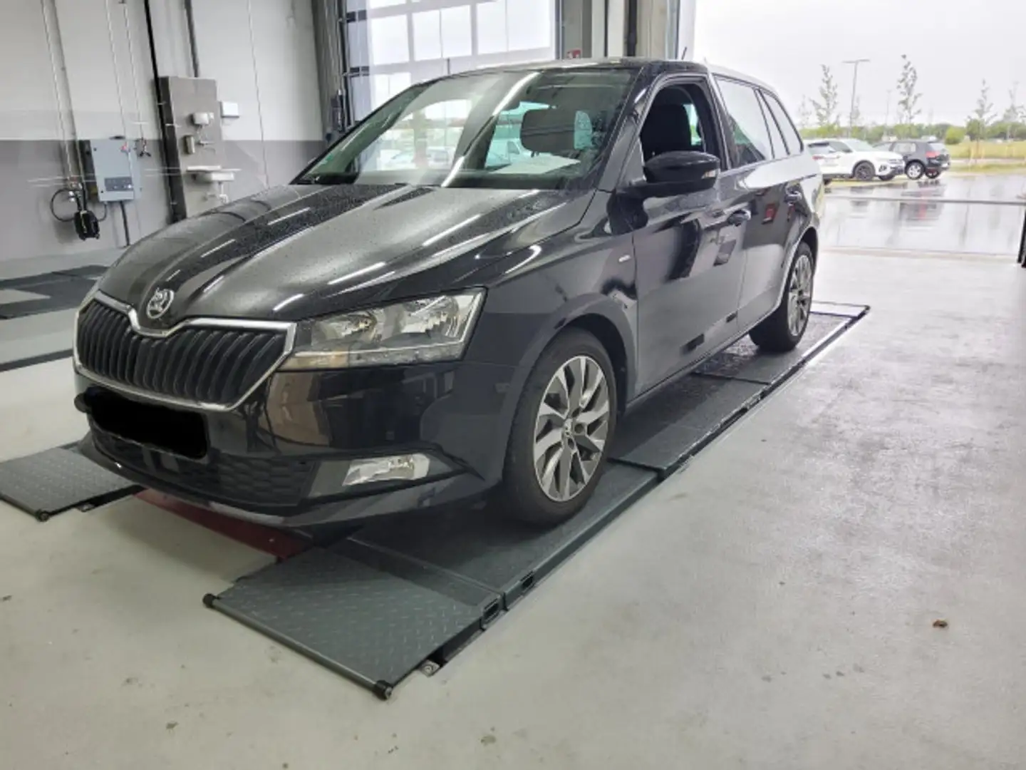 Skoda Fabia Combi CLEVER 1.0 TSI *ACC*AHK*FRONT*16''* Black - 2