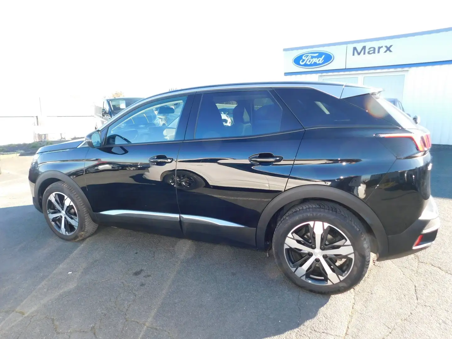 Peugeot 3008 Allure Schwarz - 2