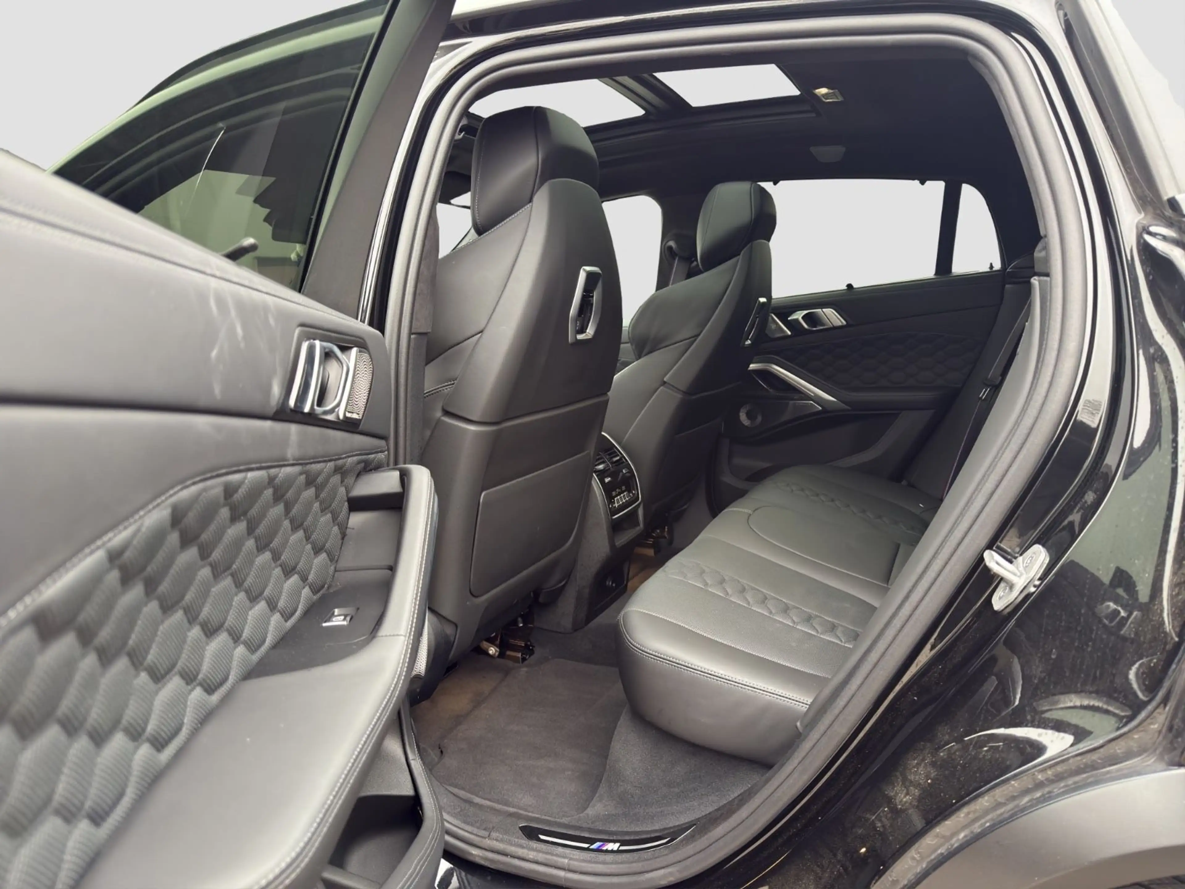 BMW X6 M Competition *MATT*AKRAPOVIC*PANO*M DRIVERS* — photo 14