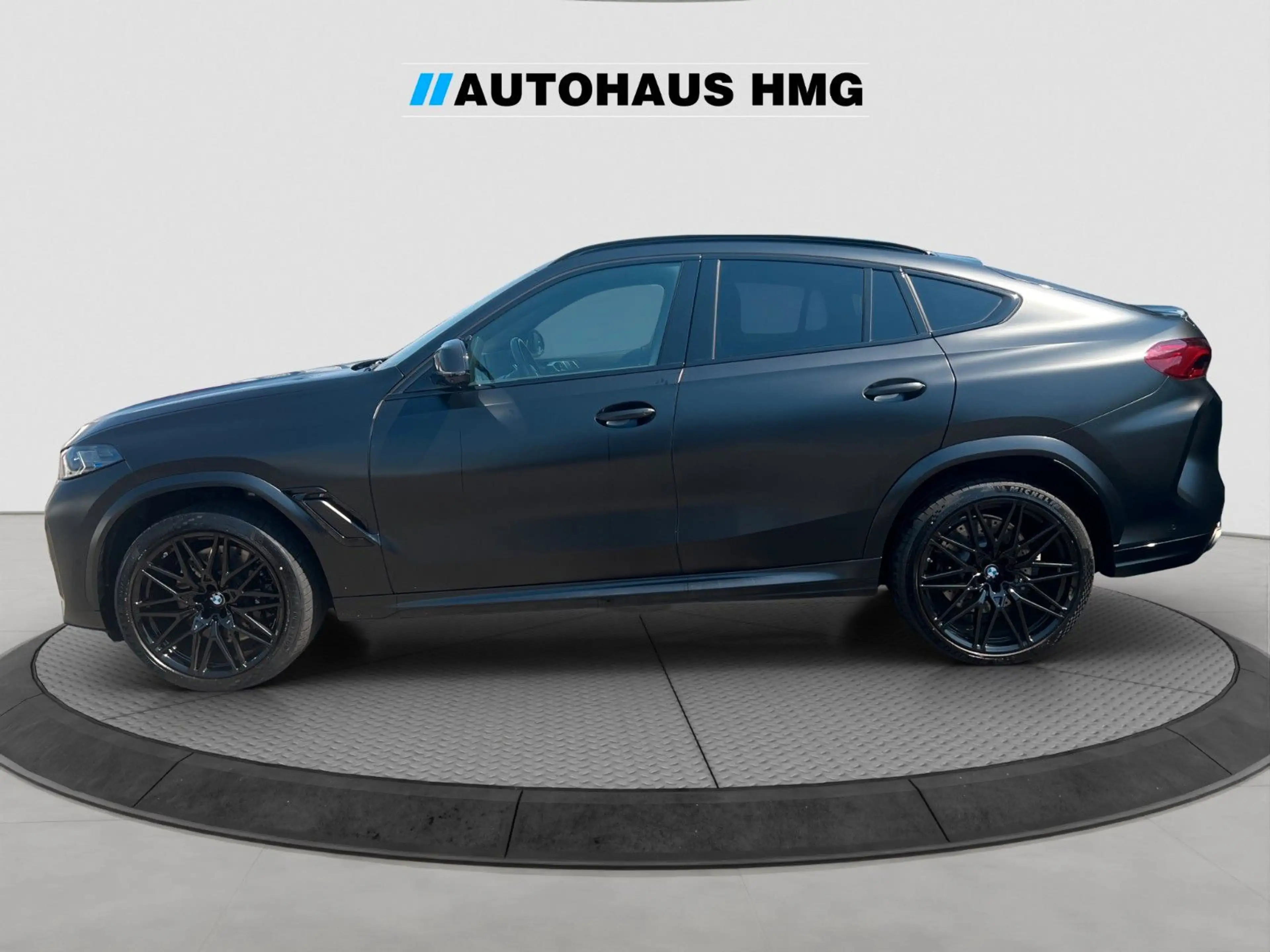 BMW X6 M Competition *MATT*AKRAPOVIC*PANO*M DRIVERS* — photo 2