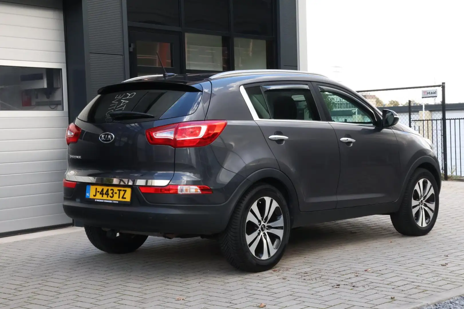 Kia Sportage 2.0 X-clusive |Trekhaak | XENON | Volle uitvoering Grijs - 2