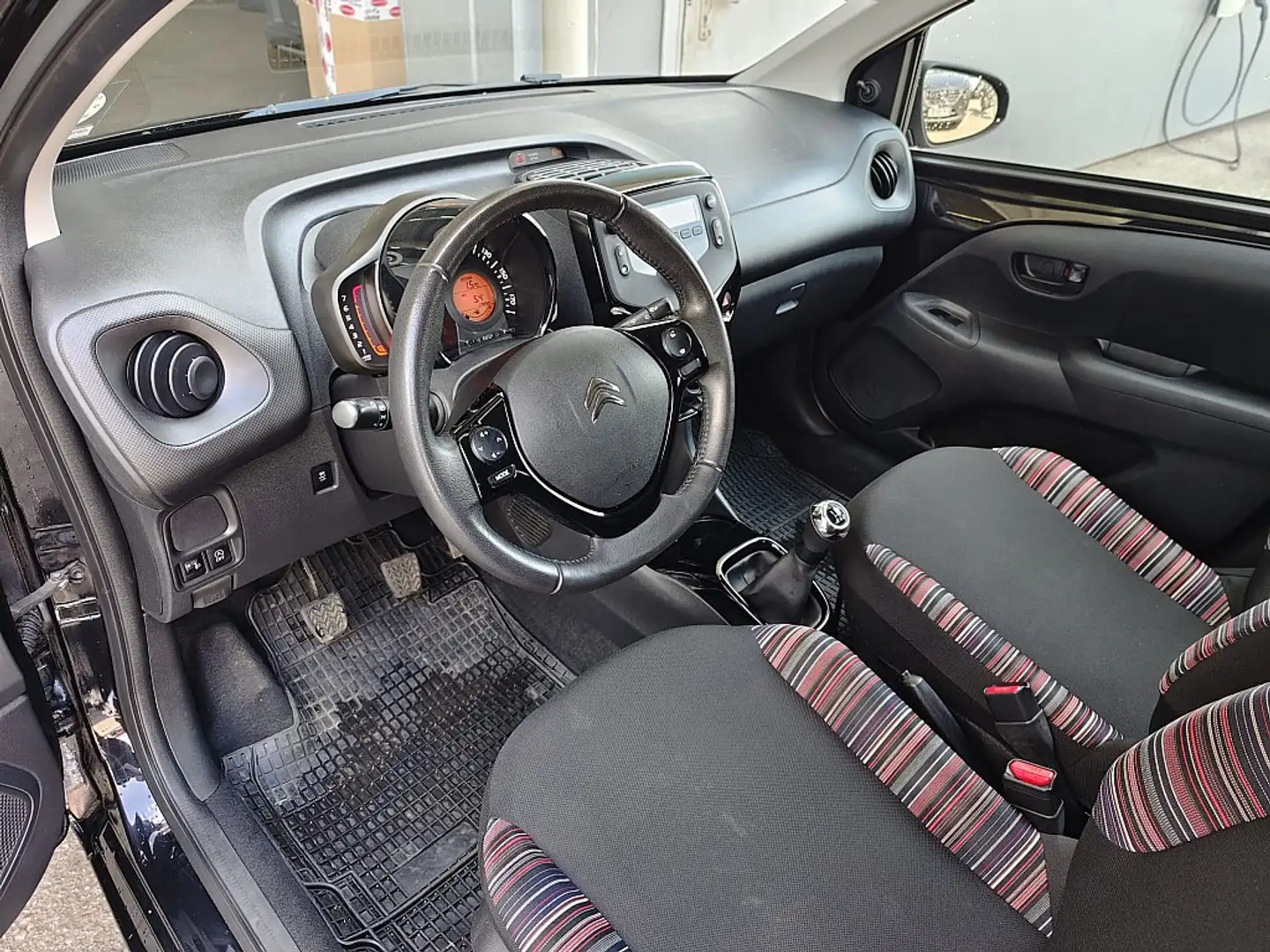 Citroen C1 VTi 72 manuell Feel Schwarz - 2