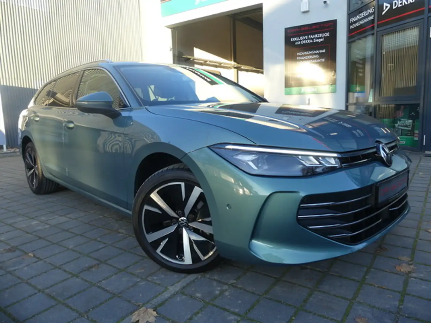 Volkswagen Passat Variant 1.5 eTSI LED/ACC/NAVI/KAM/AHK Vert - 1