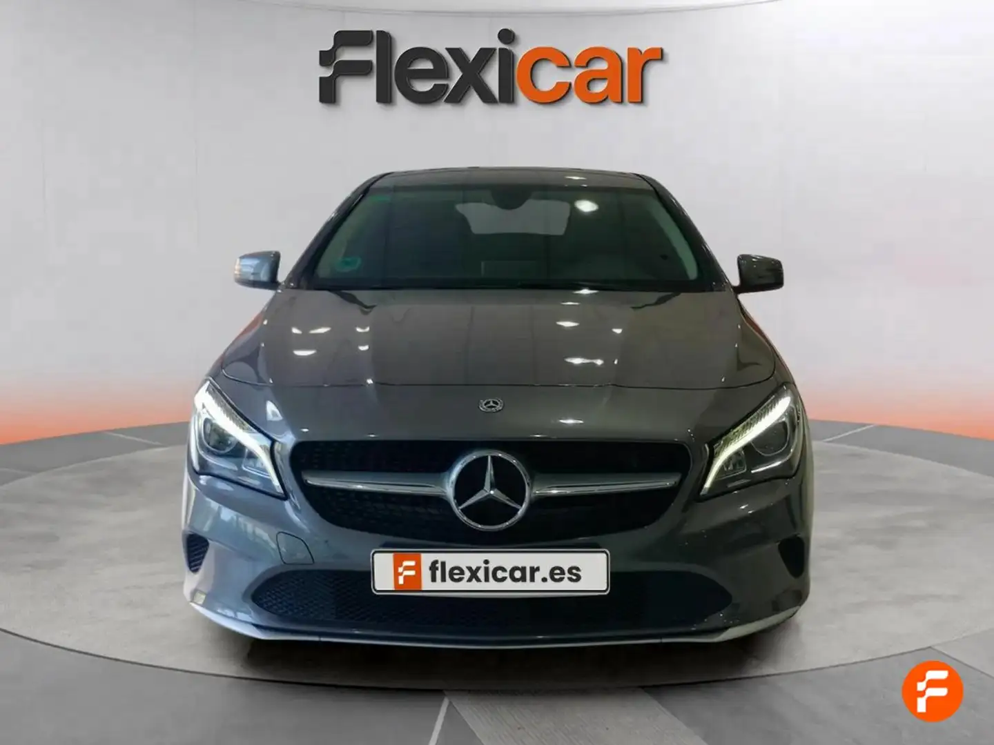 Mercedes-Benz CLA 200 200d Gris - 2