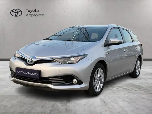 Toyota Auris 1.8h Active cvt