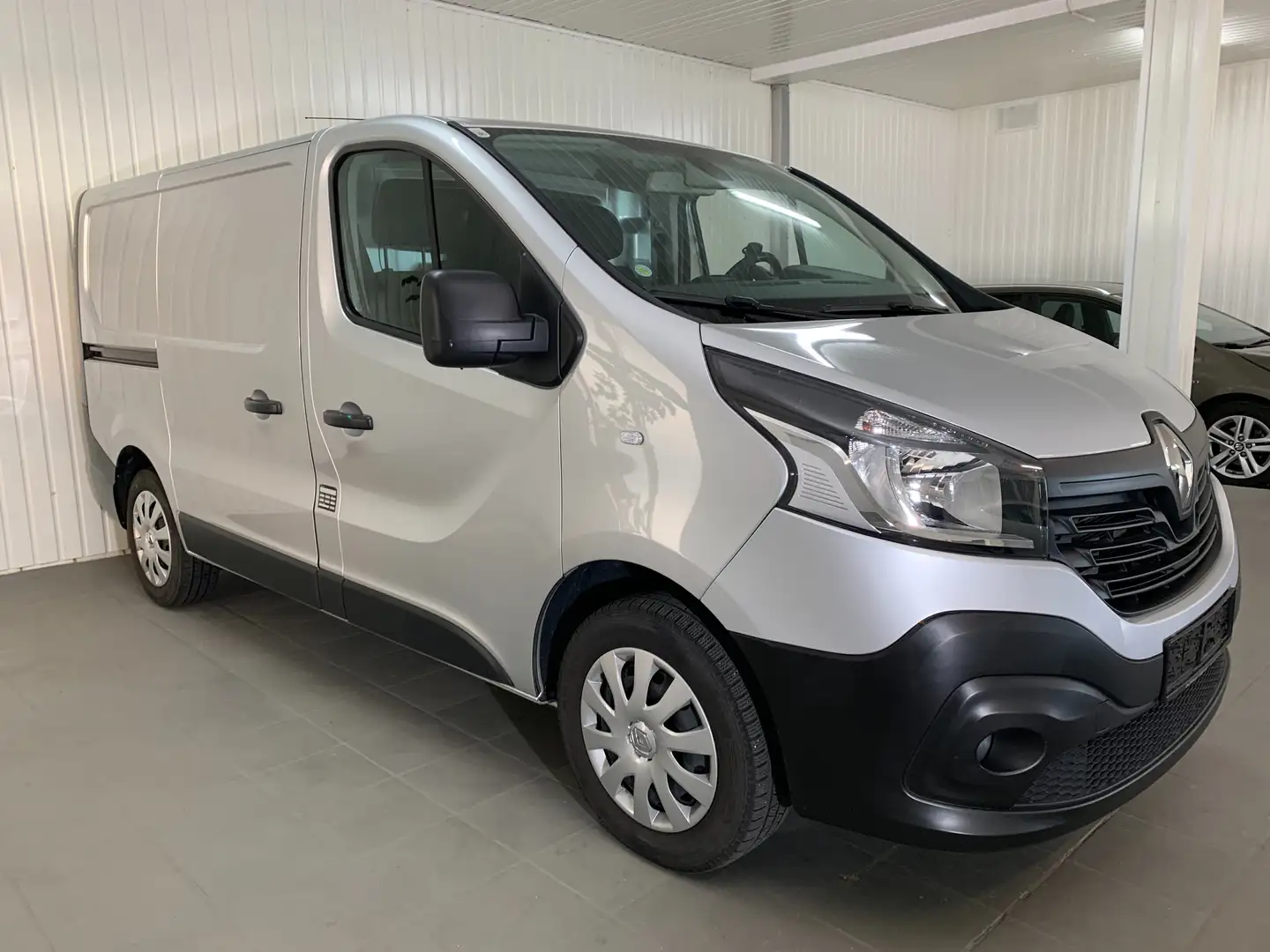 Renault Trafic Netto: 16.250,- Silber - 1