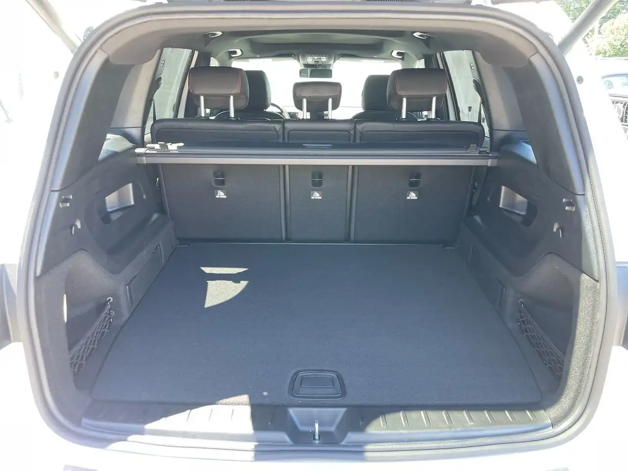 Mercedes-Benz GLB photo Mercedes-Benz GLB