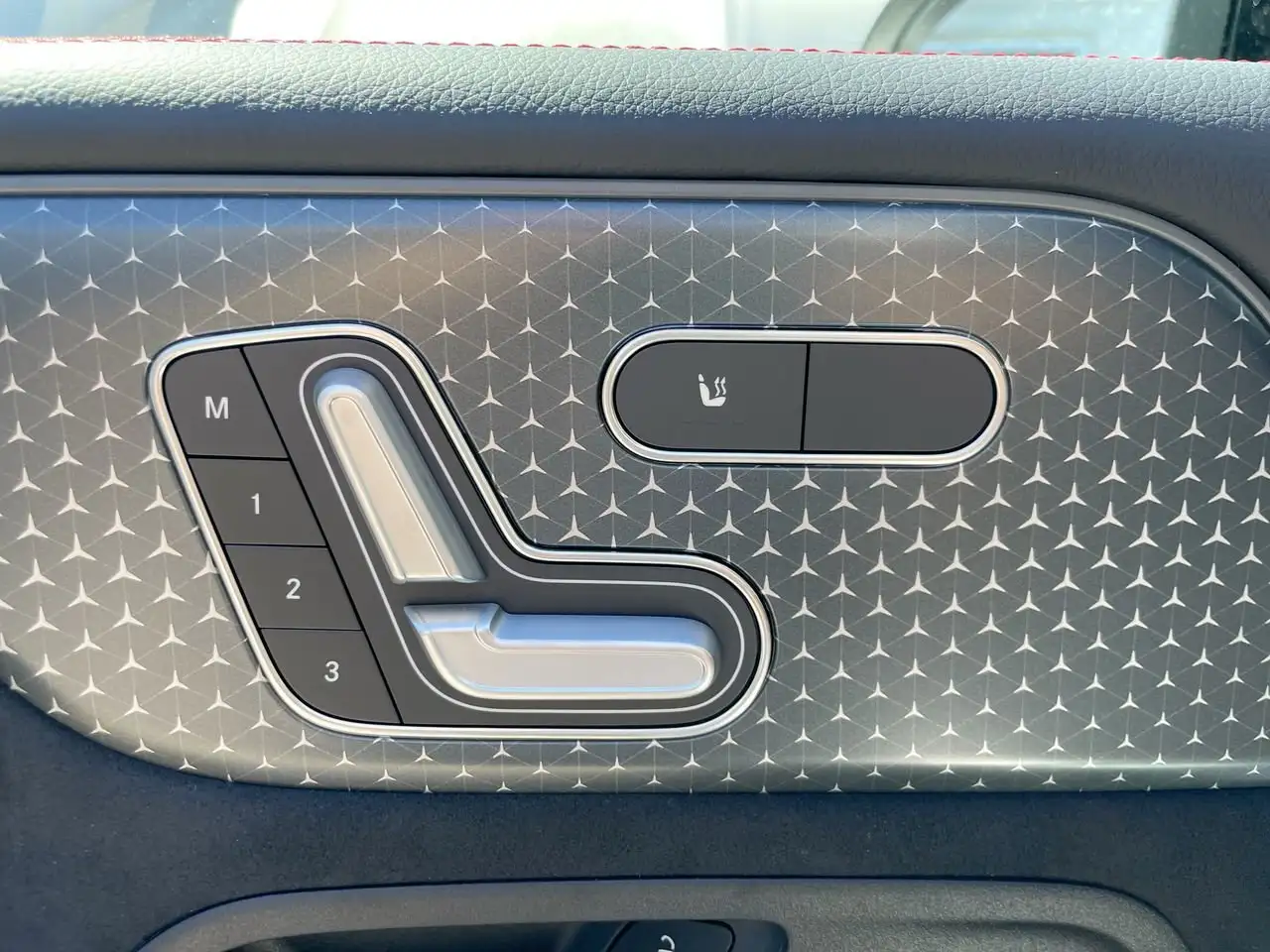 Mercedes-Benz GLB photo Mercedes-Benz GLB