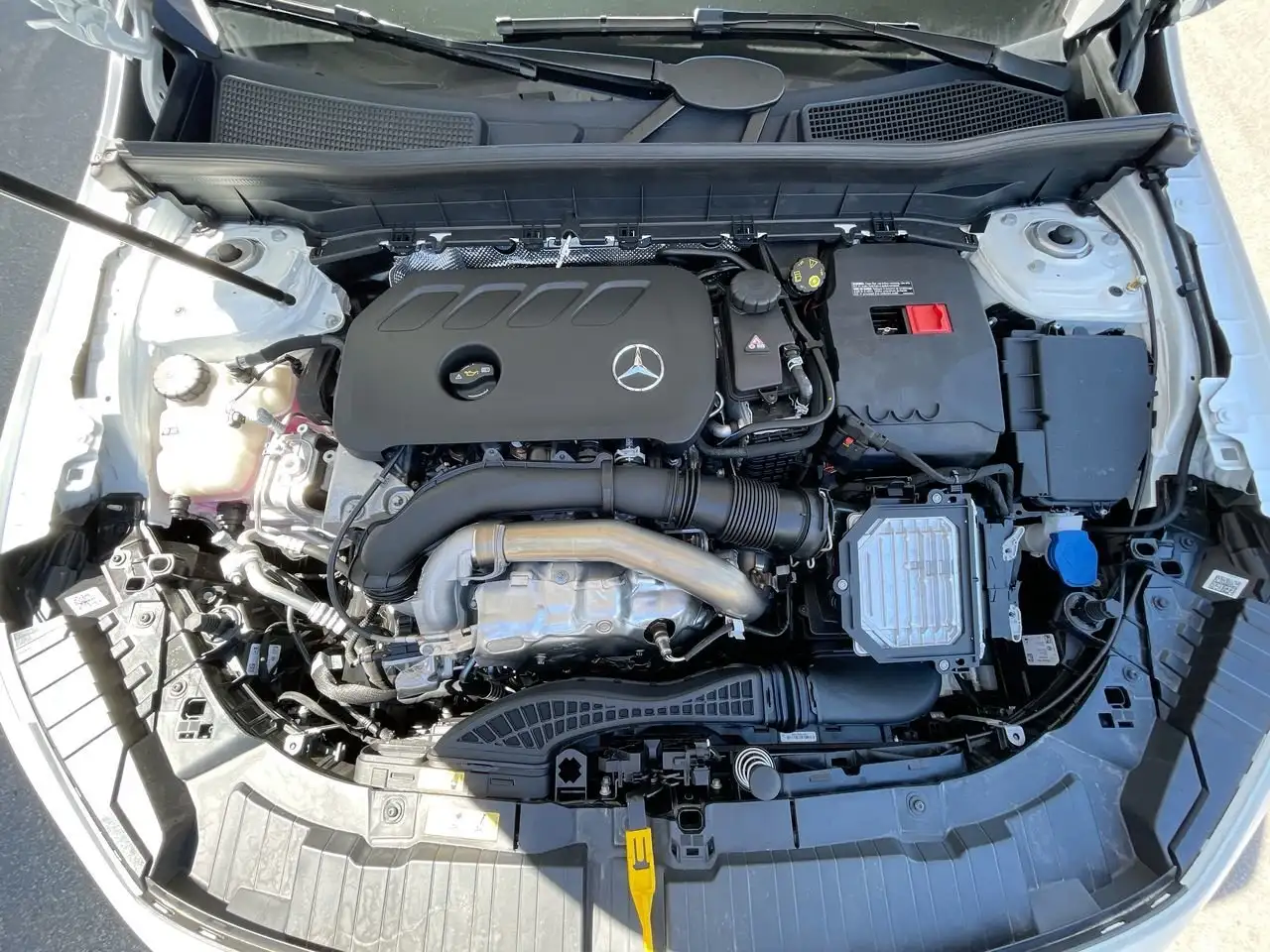 Mercedes-Benz GLB photo Mercedes-Benz GLB