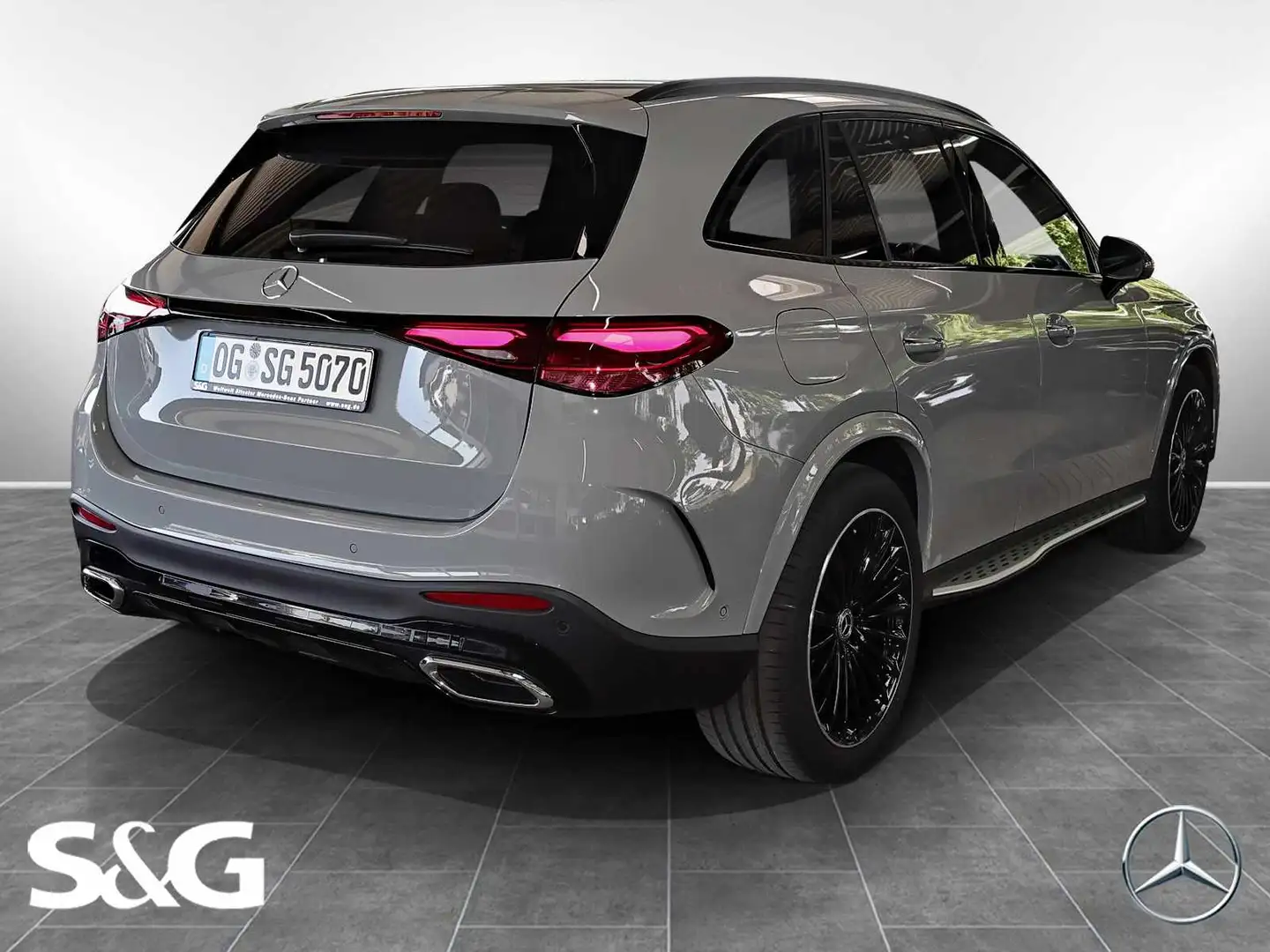 Mercedes-Benz GLC 300 d 4M AMG 360°+DIG-LED+Pano+AHK+Distronic Grau - 2