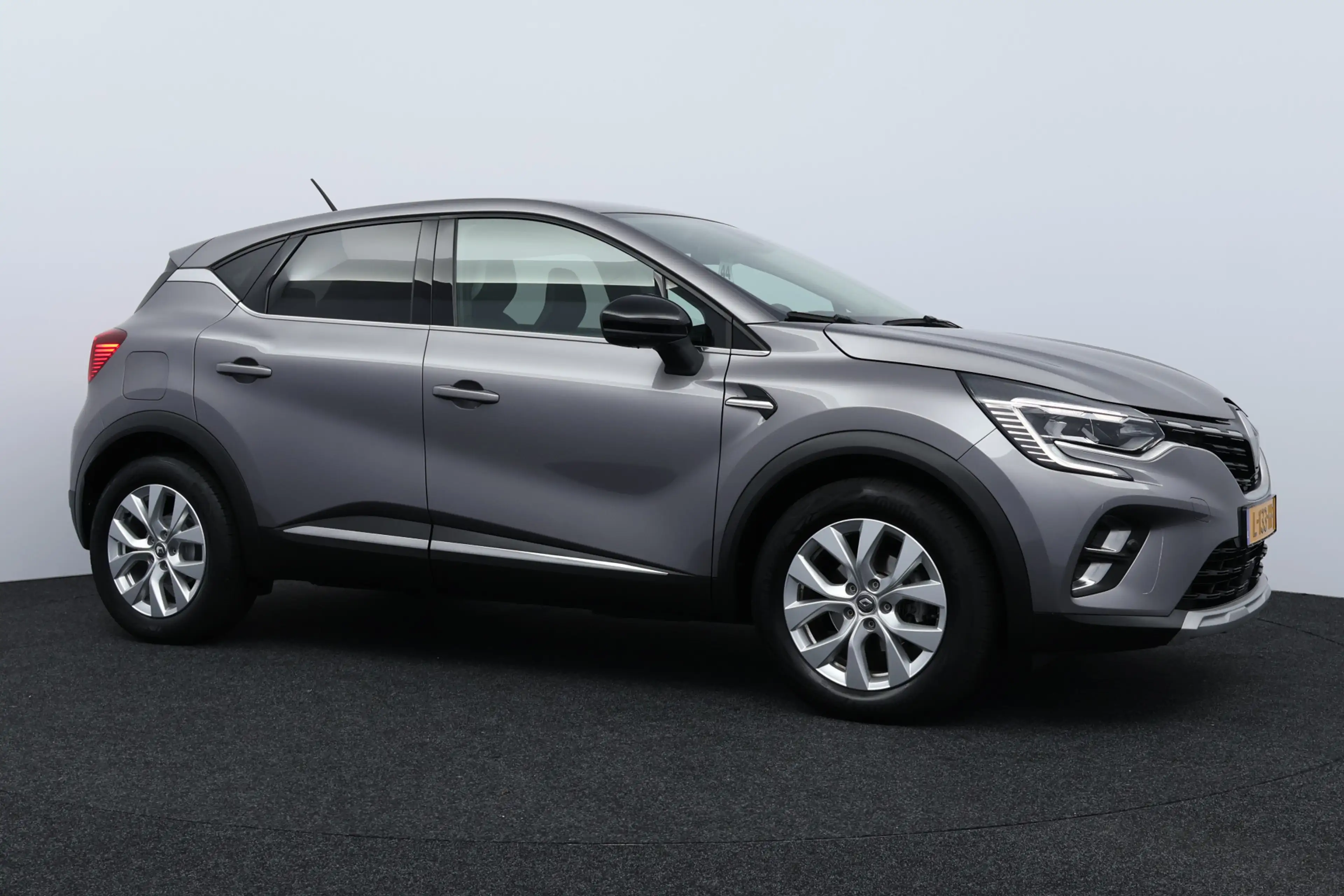 Renault Captur 1.0 TCe 90 Edition One/ 360°Camera/ 17'' LMV/ LED — photo 15