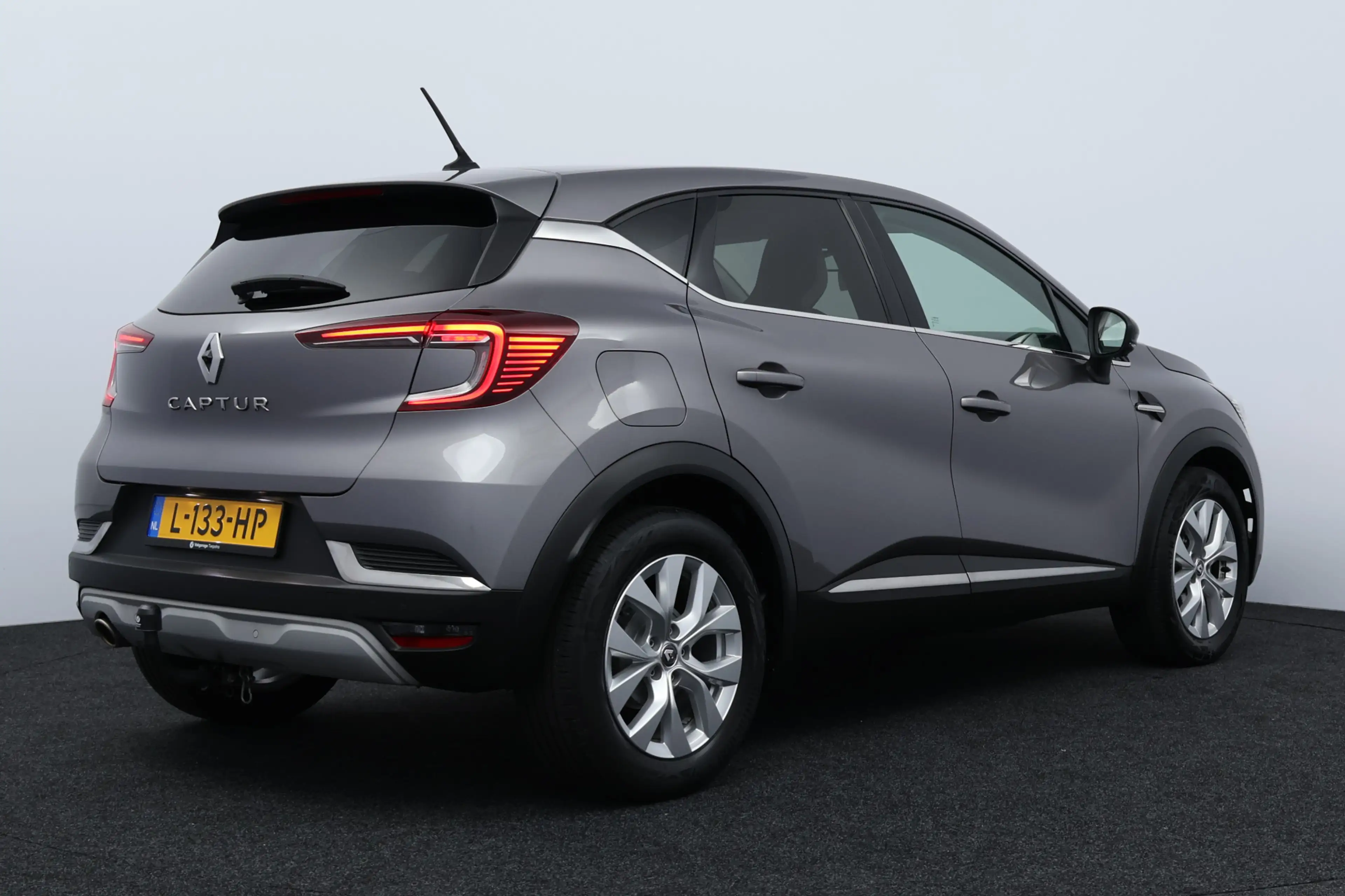 Renault Captur 1.0 TCe 90 Edition One/ 360°Camera/ 17'' LMV/ LED — photo 11