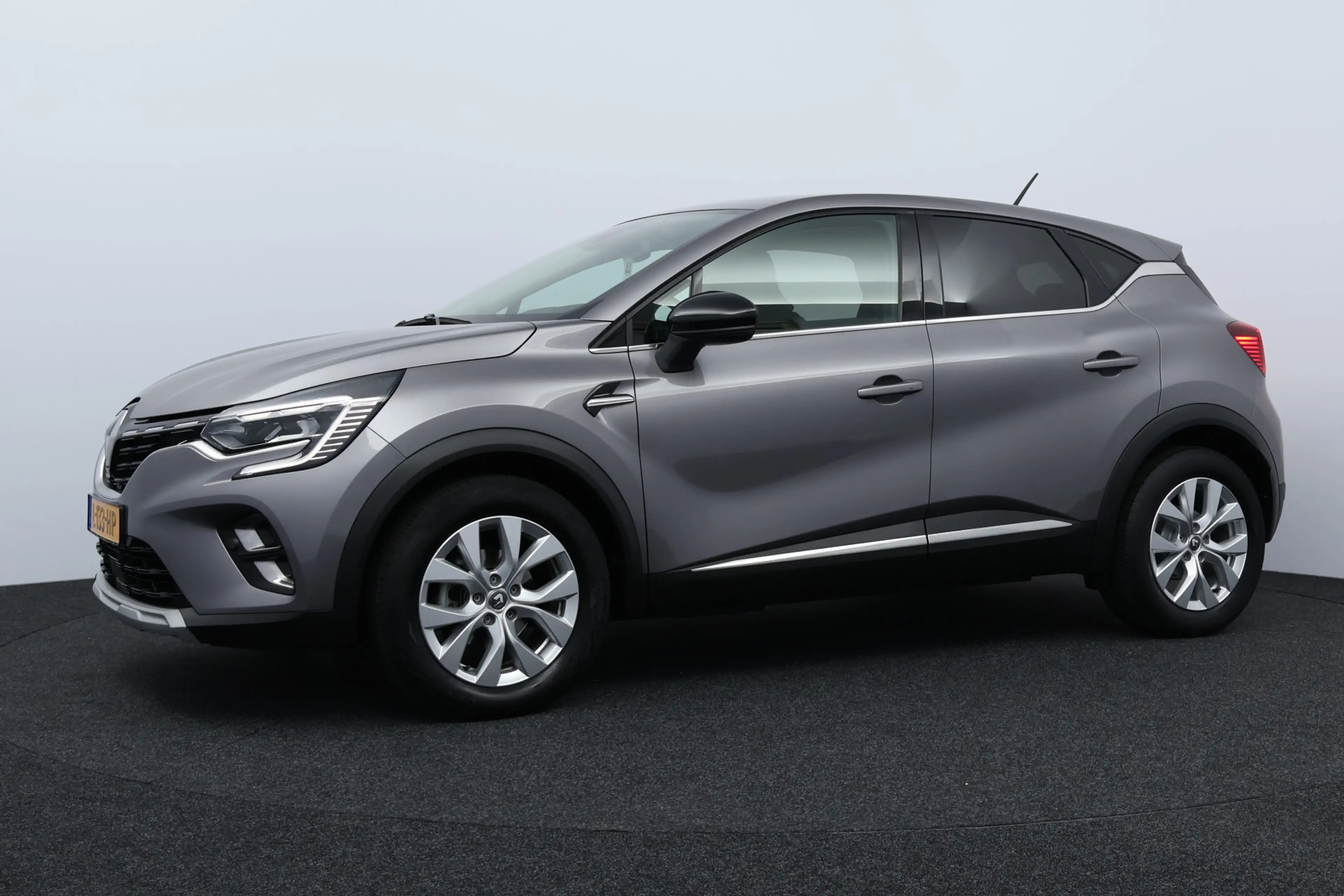 Renault Captur 1.0 TCe 90 Edition One/ 360°Camera/ 17'' LMV/ LED — photo 3