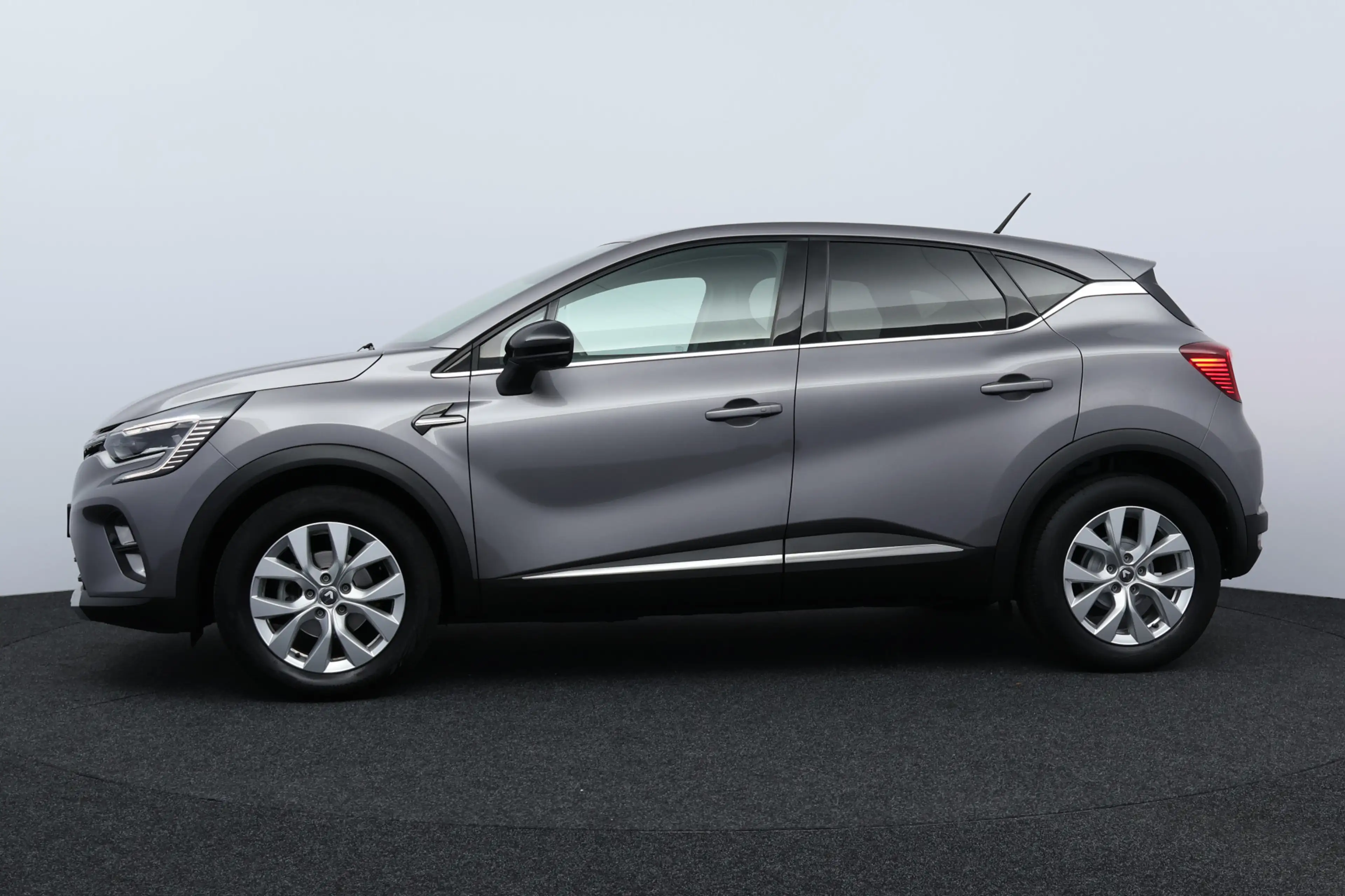 Renault Captur 1.0 TCe 90 Edition One/ 360°Camera/ 17'' LMV/ LED — photo 4