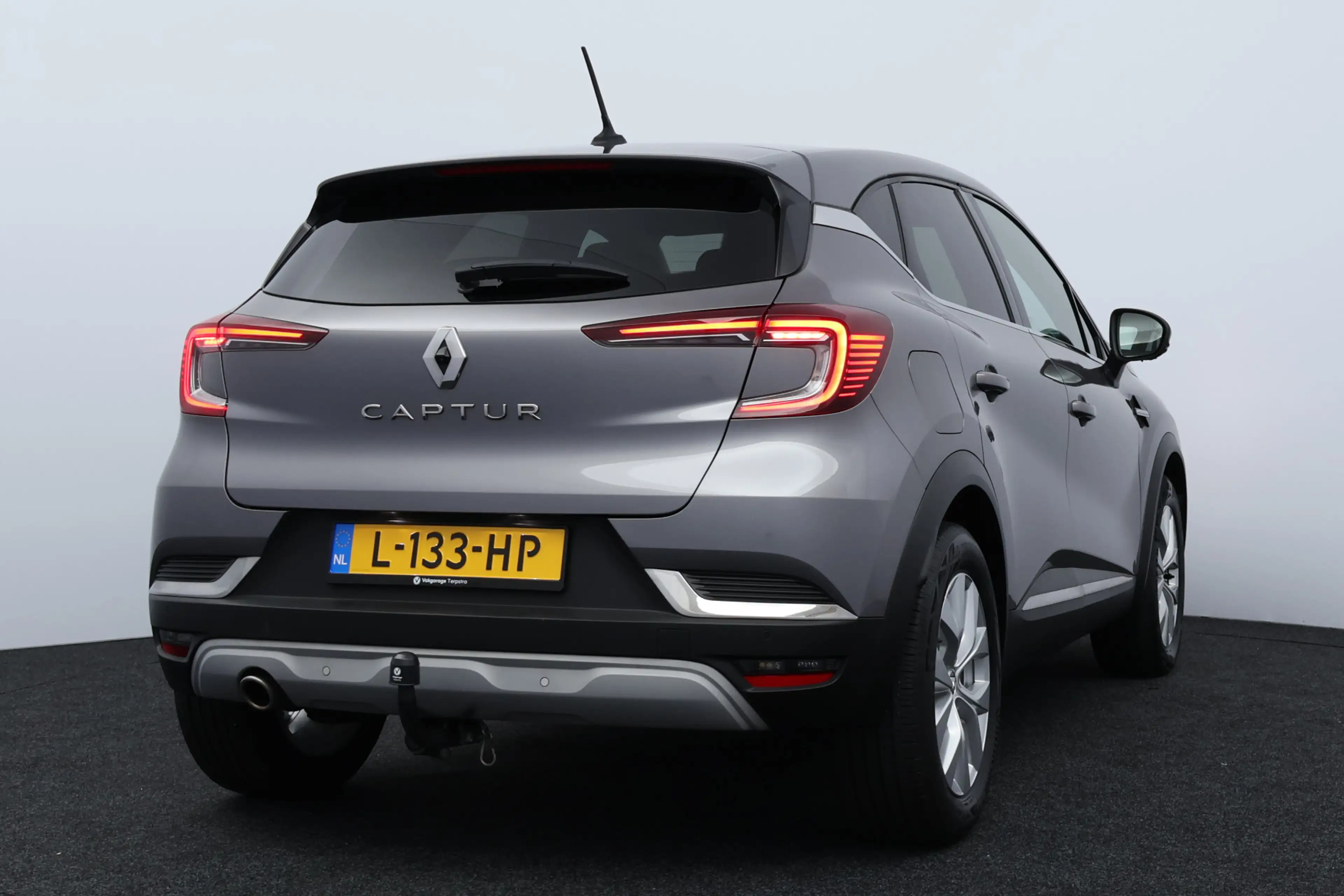 Renault Captur 1.0 TCe 90 Edition One/ 360°Camera/ 17'' LMV/ LED — photo 10