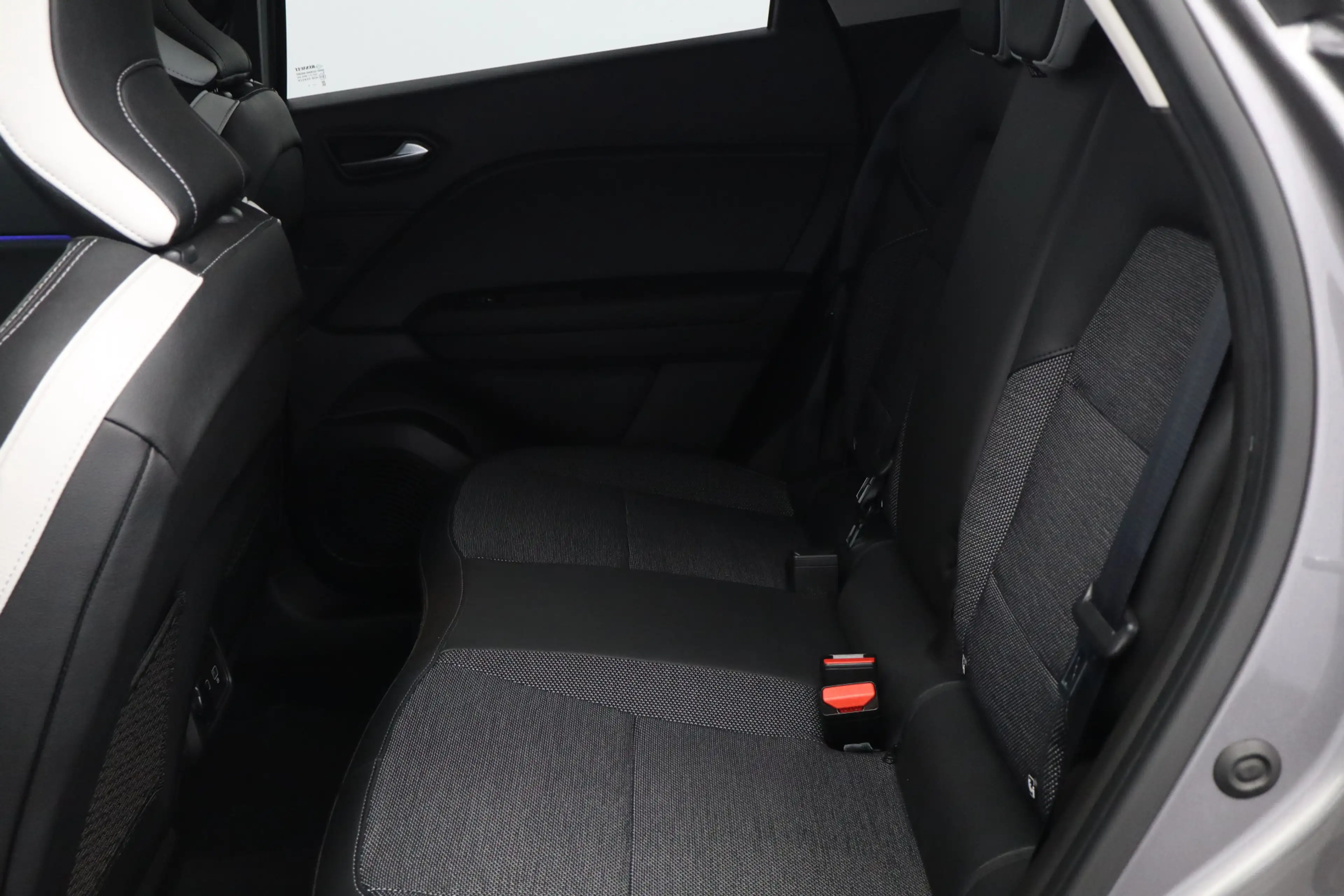 Renault Captur 1.0 TCe 90 Edition One/ 360°Camera/ 17'' LMV/ LED — photo 38