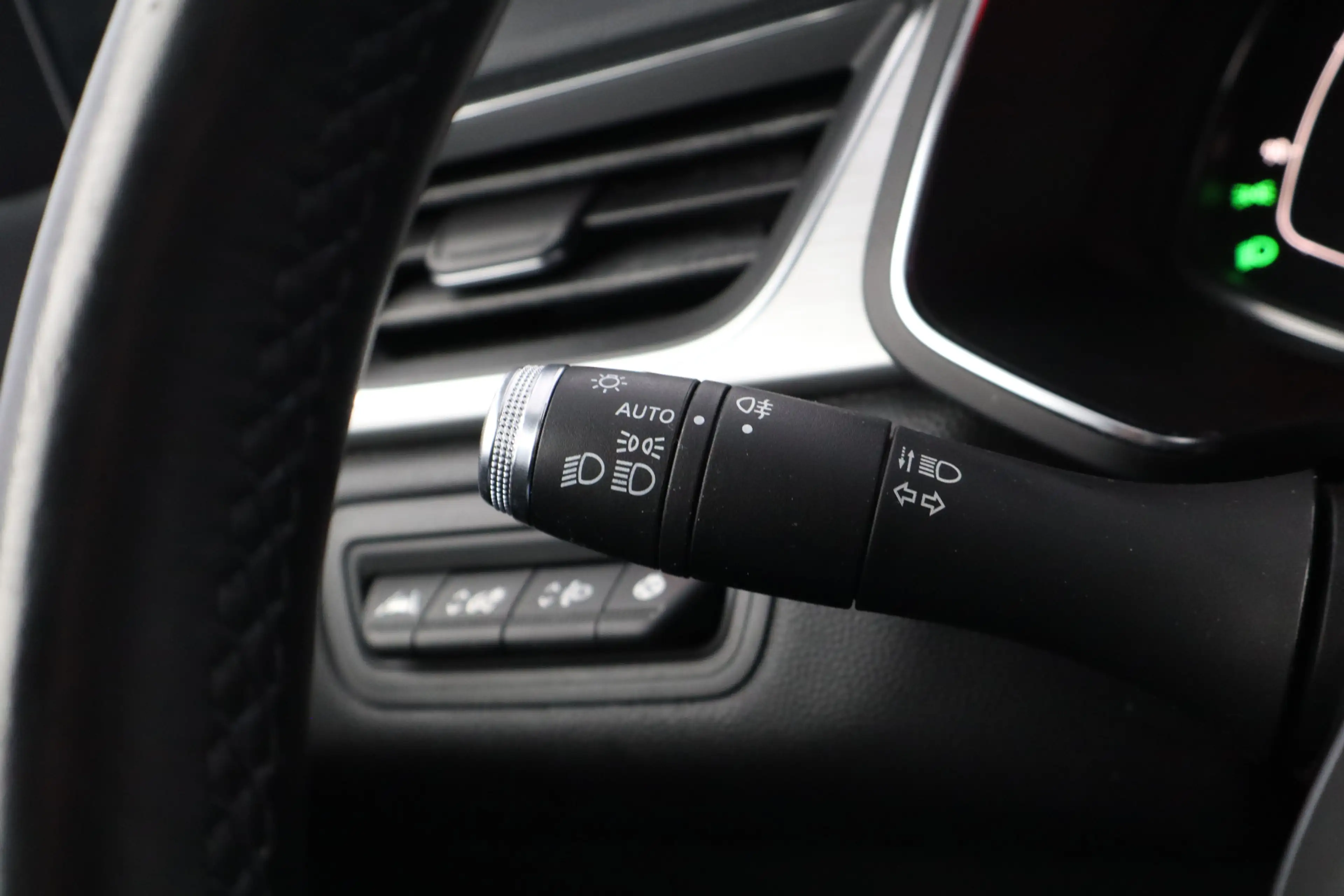 Renault Captur 1.0 TCe 90 Edition One/ 360°Camera/ 17'' LMV/ LED — photo 22