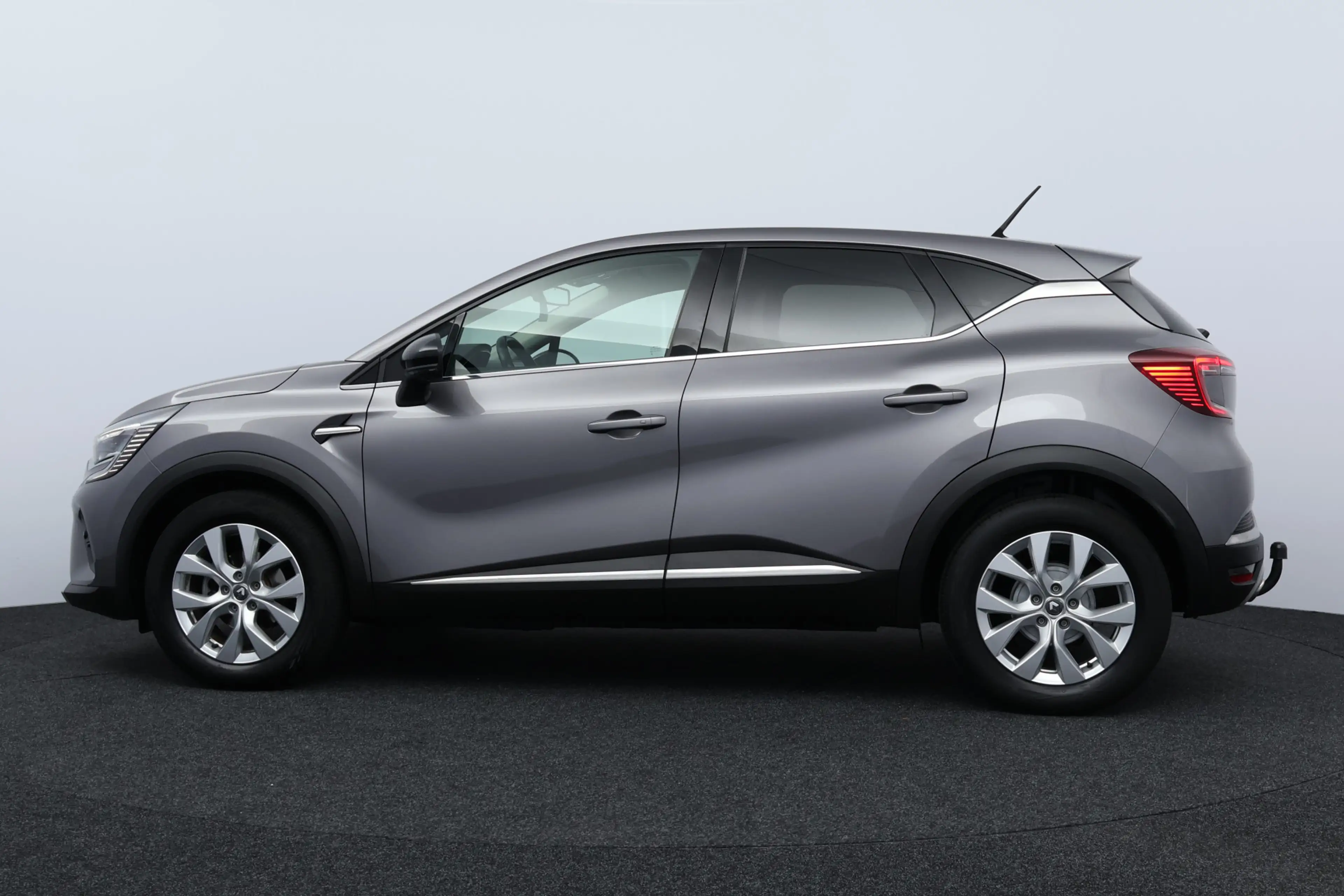 Renault Captur 1.0 TCe 90 Edition One/ 360°Camera/ 17'' LMV/ LED — photo 5