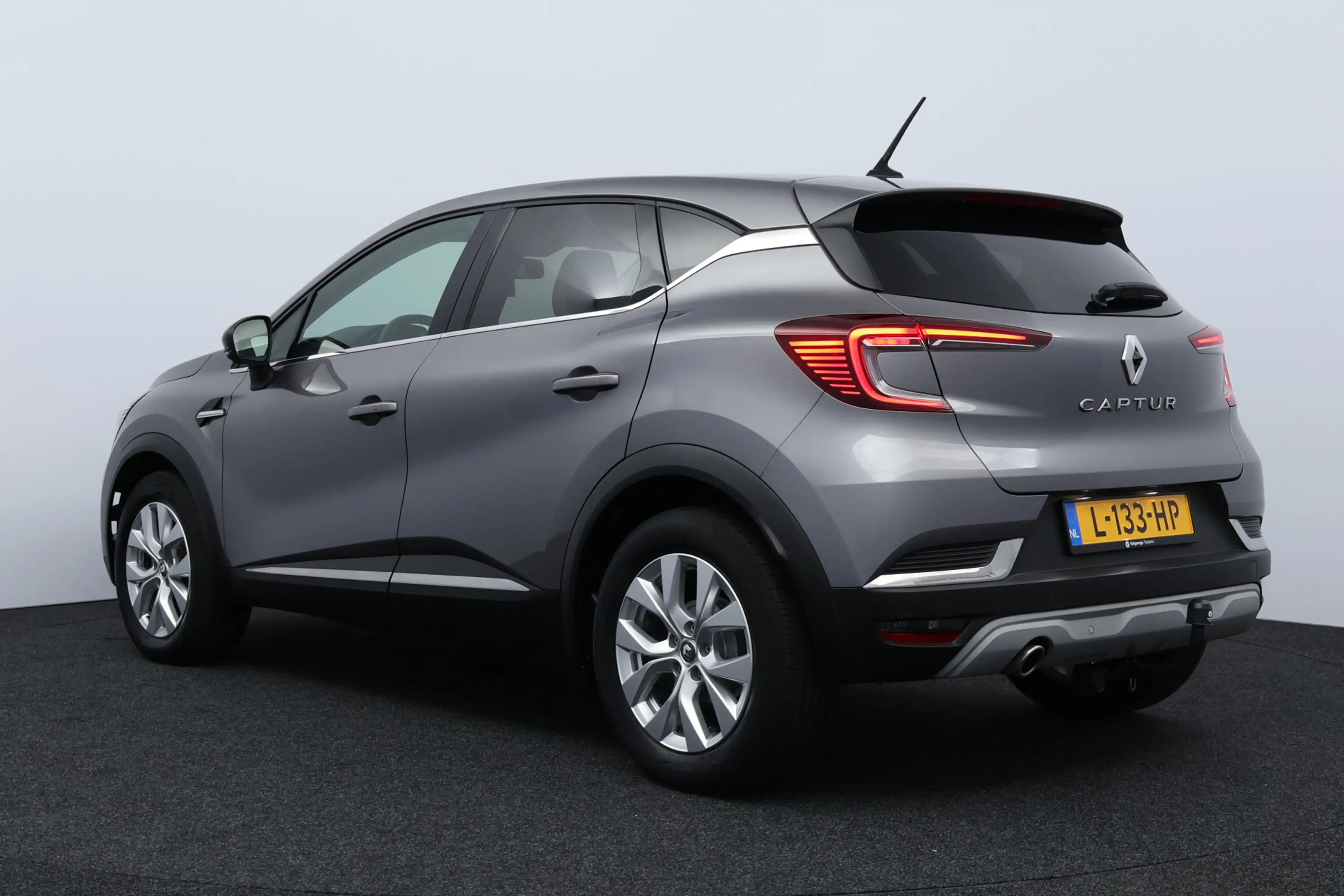 Renault Captur 1.0 TCe 90 Edition One/ 360°Camera/ 17'' LMV/ LED — photo 7