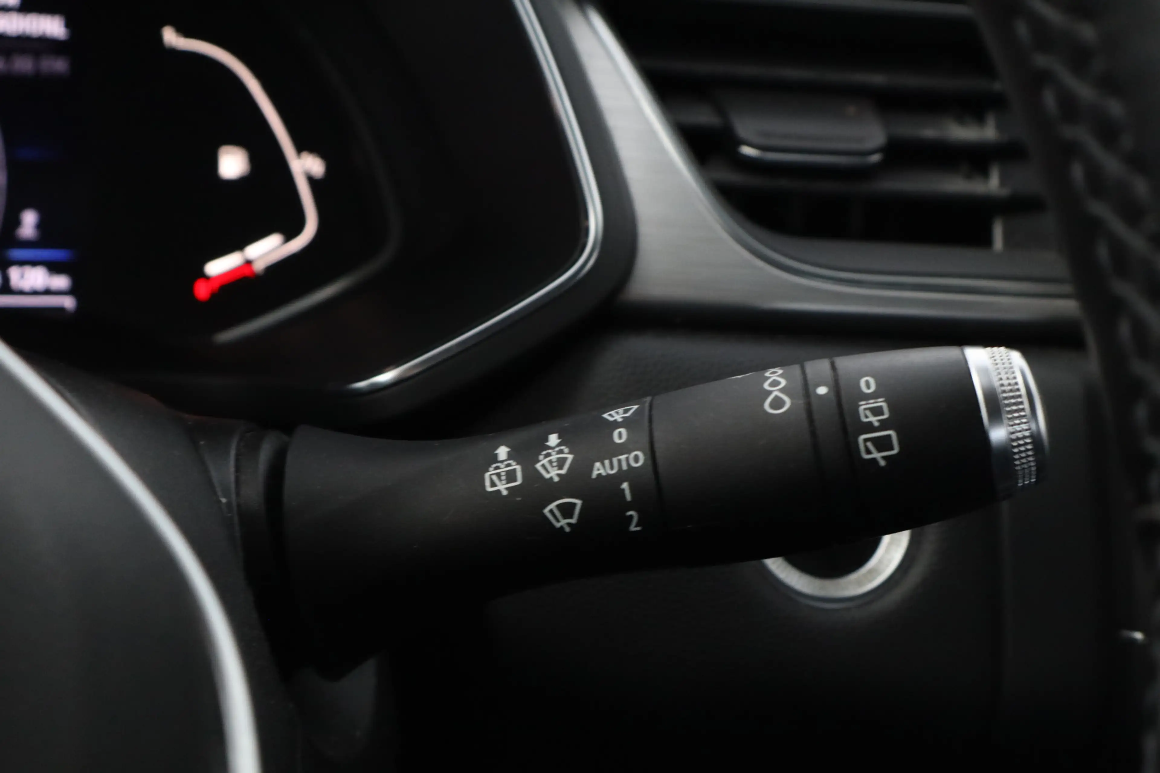 Renault Captur 1.0 TCe 90 Edition One/ 360°Camera/ 17'' LMV/ LED — photo 31