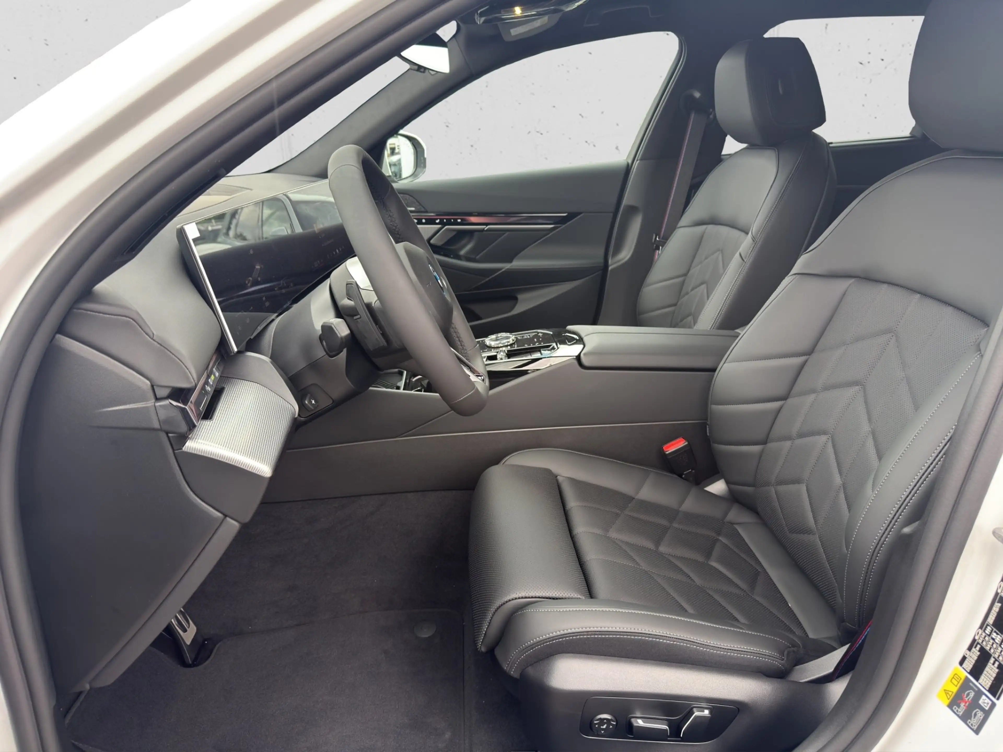 BMW i5 eDrive40 83,9kWh — photo 8