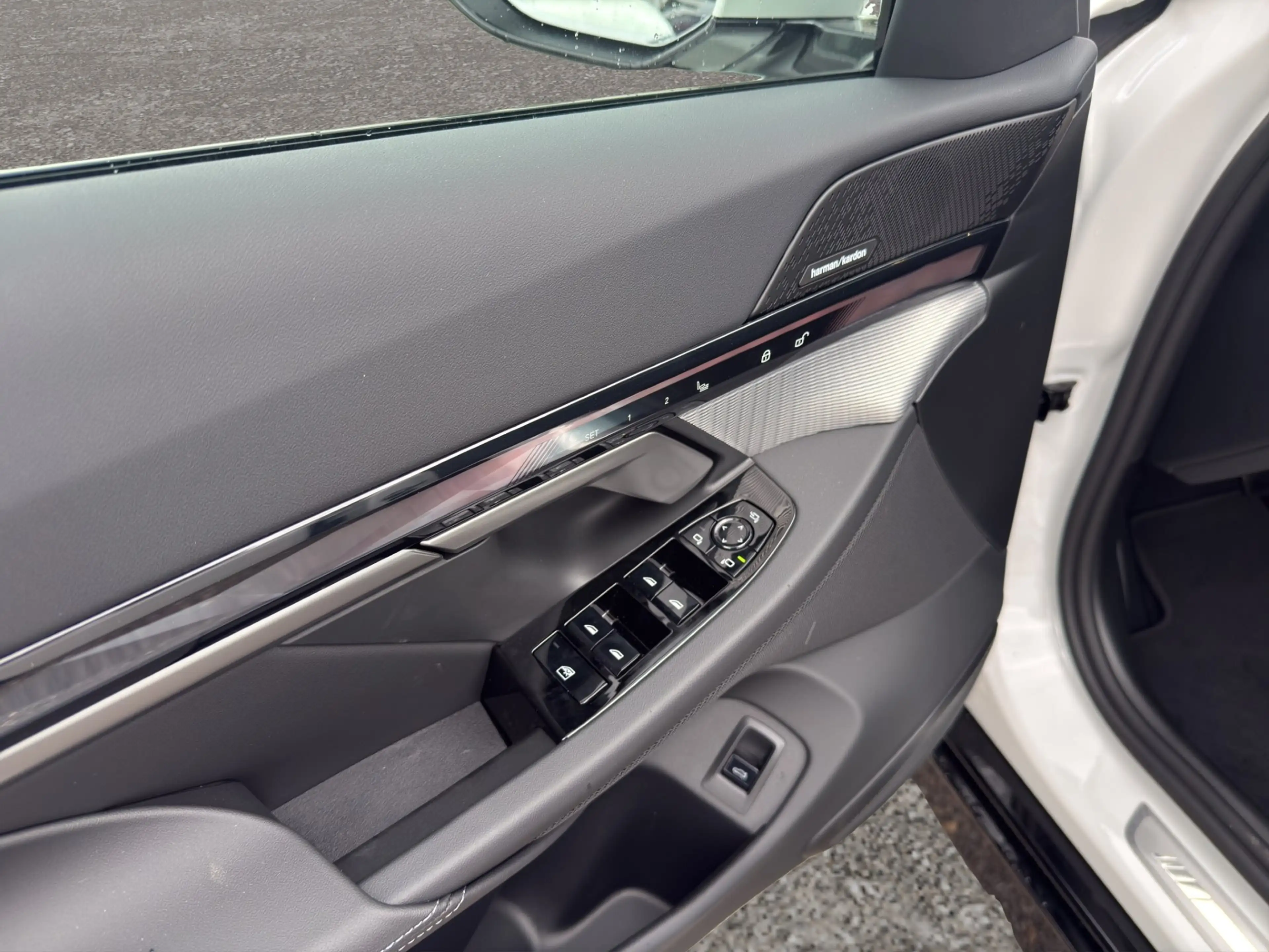 BMW i5 eDrive40 83,9kWh — photo 9