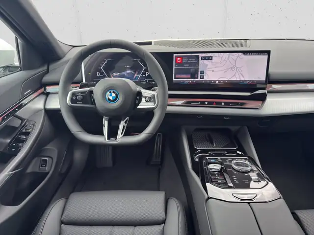 BMW I5 view 12