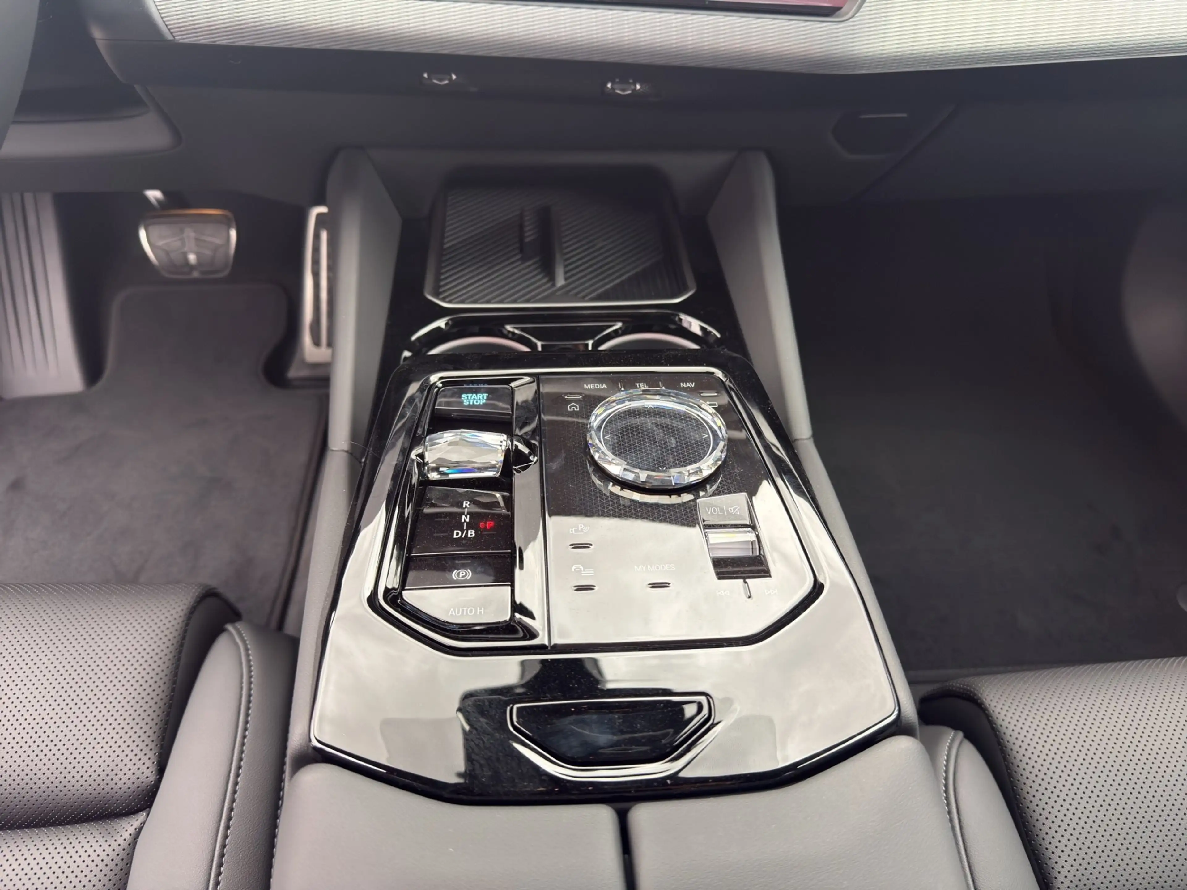 BMW i5 eDrive40 83,9kWh — photo 14